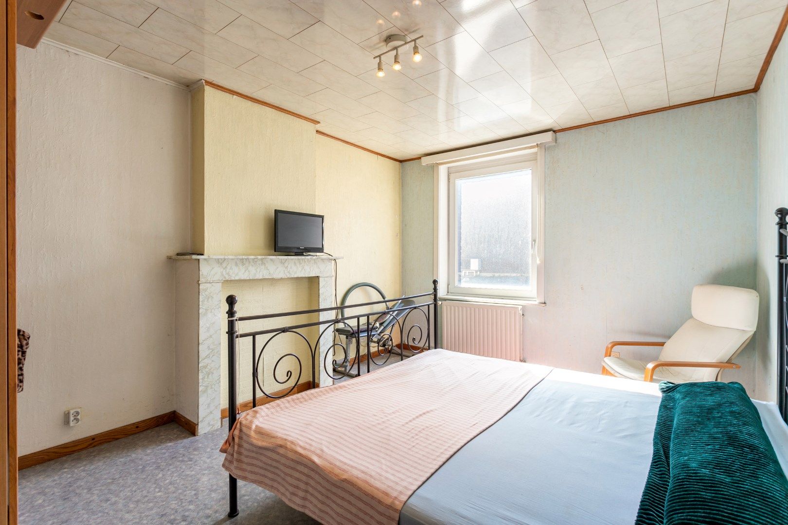 Op te frissen woning met 2 à 3 slpk en tuin te Buizingen. foto 10