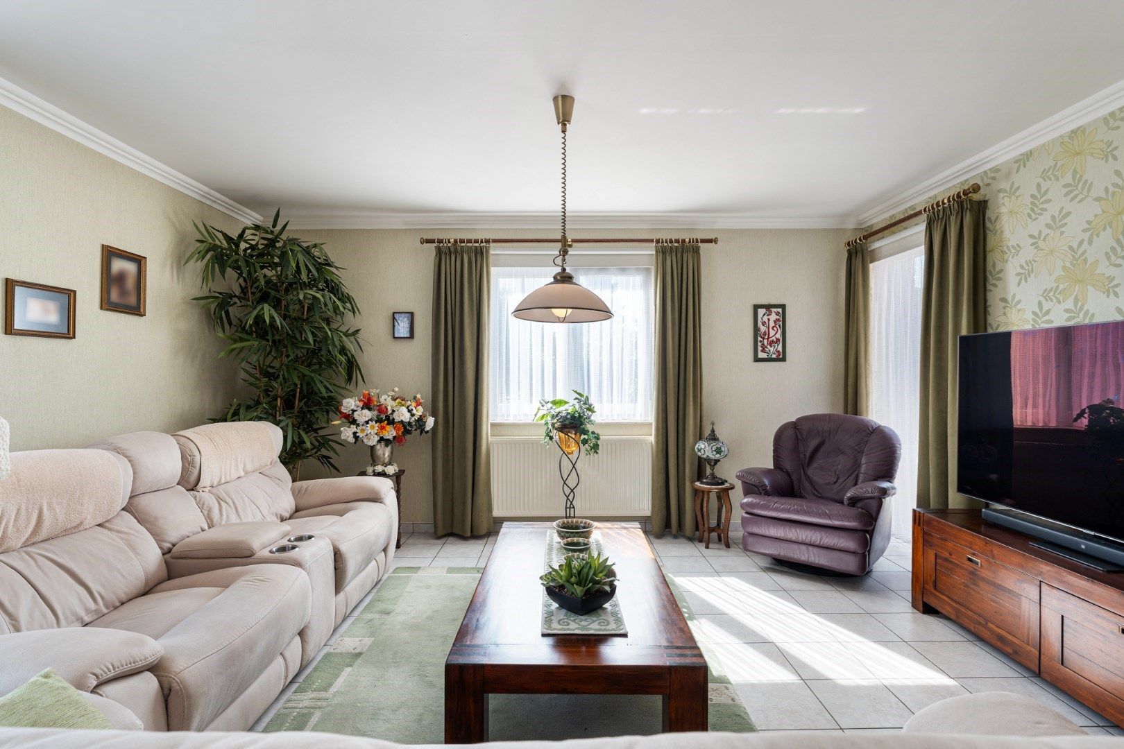Verzorgd gelijkvloers appartement met 2 slaapkamers, ruim terras, garage en berging foto 12