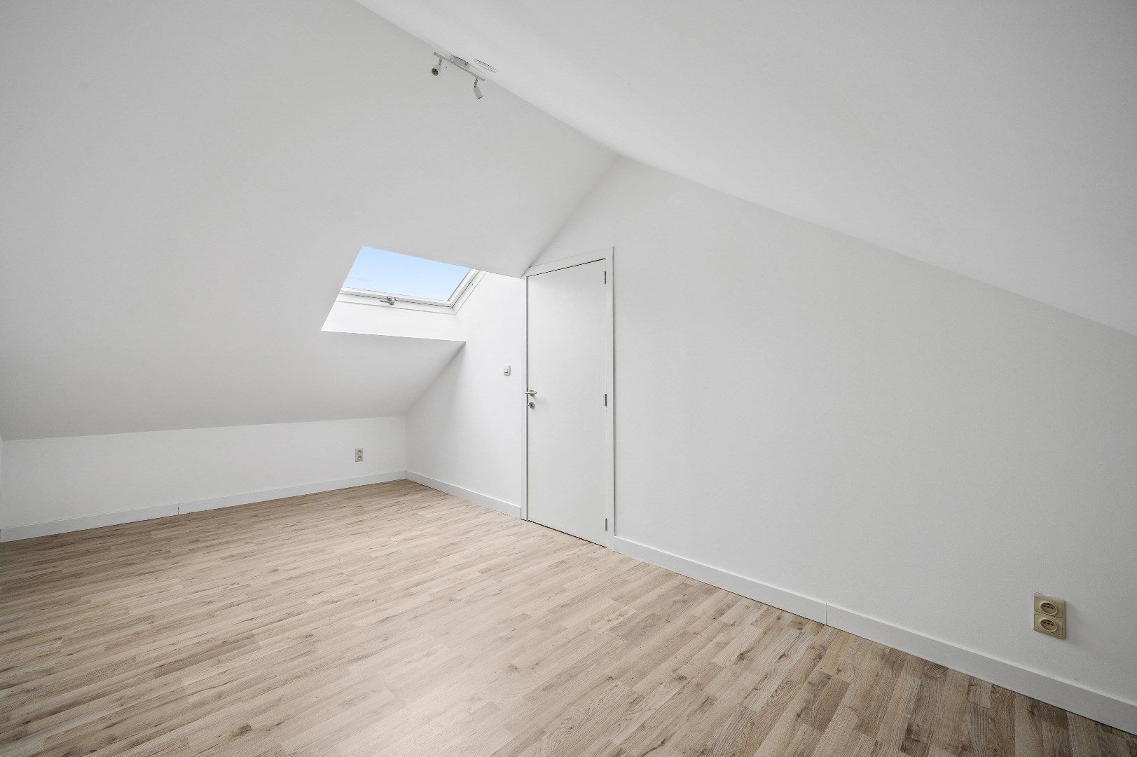 Opbrengsteigendom met 2 appartementen en een handelspand in het hart van Tienen foto 29