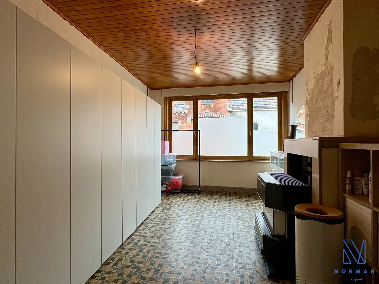 Statige woning te koop in het centrum van Kuurne met 4 slaapkamers en 200m² bewoonbare oppervlakte en volledig vernieuwde elektriciteit!  foto 9