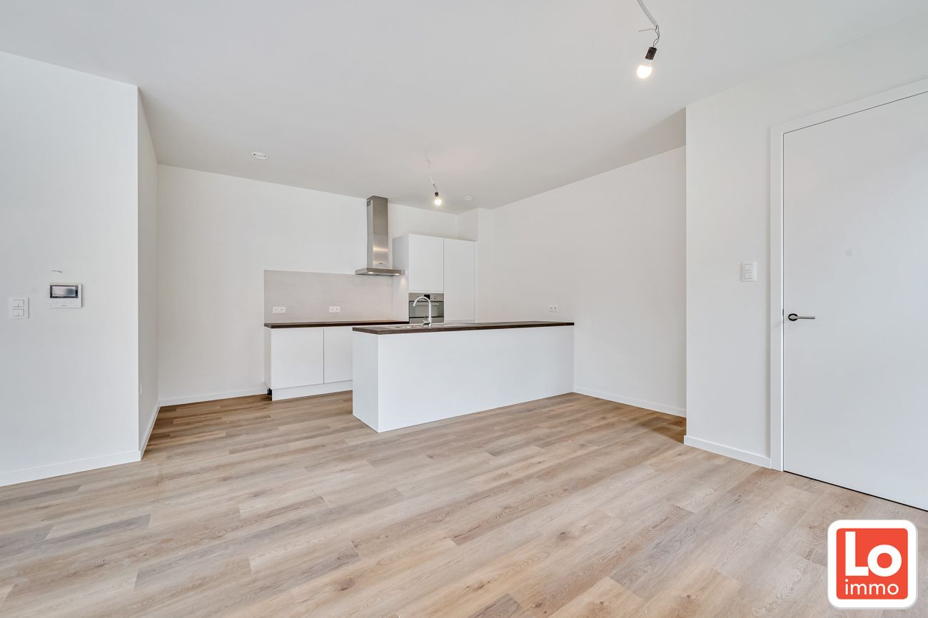 Prachtig ruim appartement (+/-96m²) met 2 slpk en mooi terras en afgesloten tuin foto 2