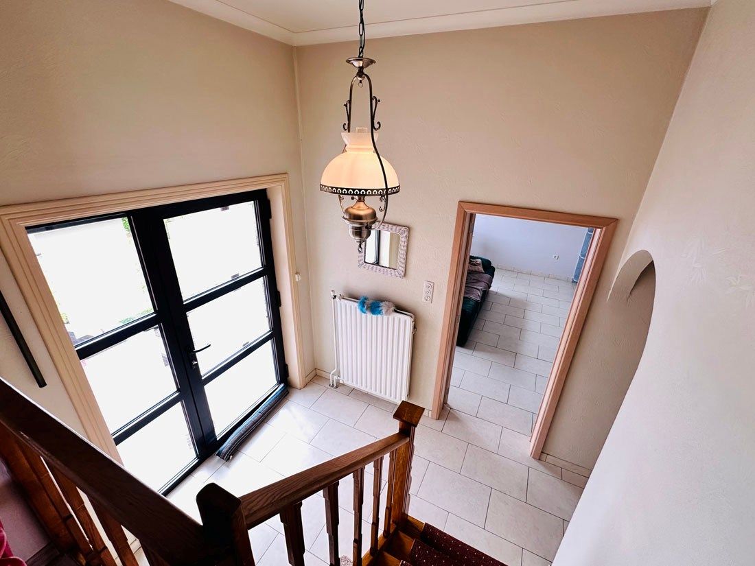 Leuke SPLITLEVEL op een mooi ruim perceel foto 3