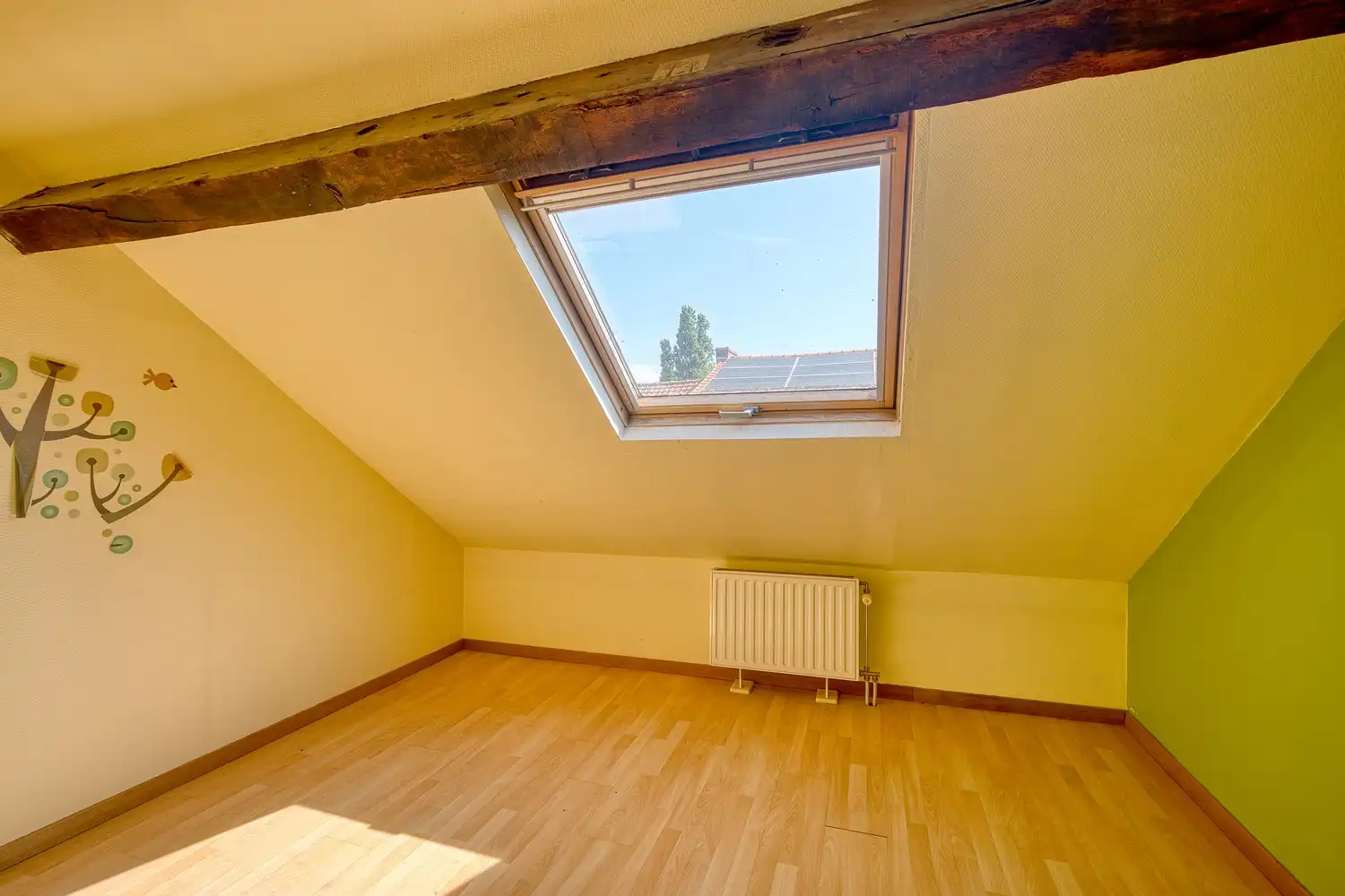 Assebroek, leuk ENERGIEZUINIG gezellig &nbsp;instapklaar woonhuis met 3 SLAAPKAMERS en tuintje foto 12