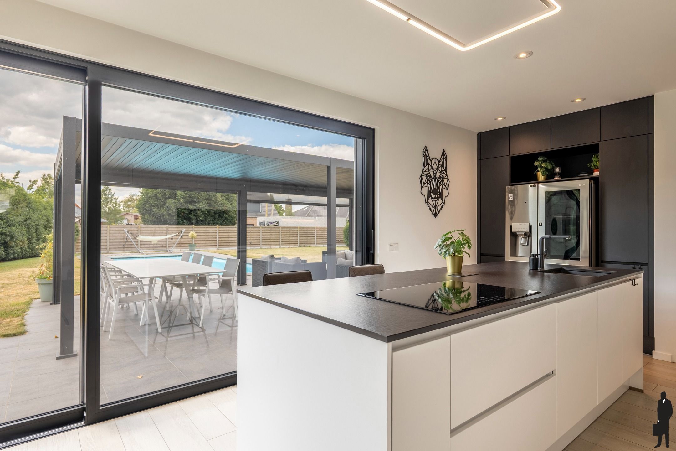 Villa met 4slks, 2bdks en verwarmd zwembad op 1200 m² foto 7