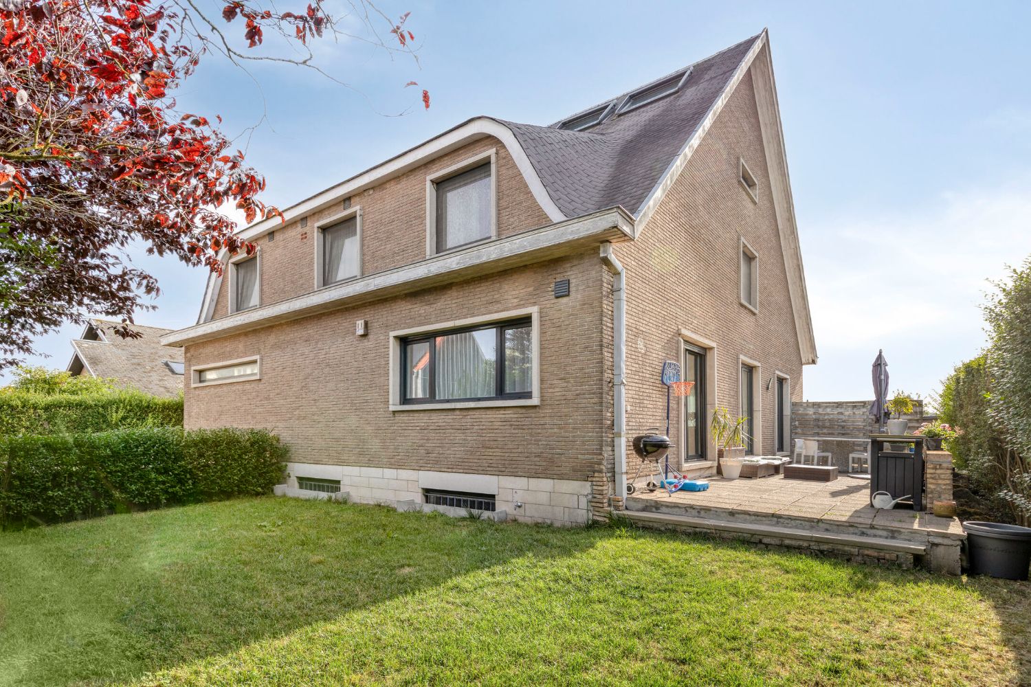 Karaktervolle gerenoveerde statige villa nabij Spuikom te koop foto 37