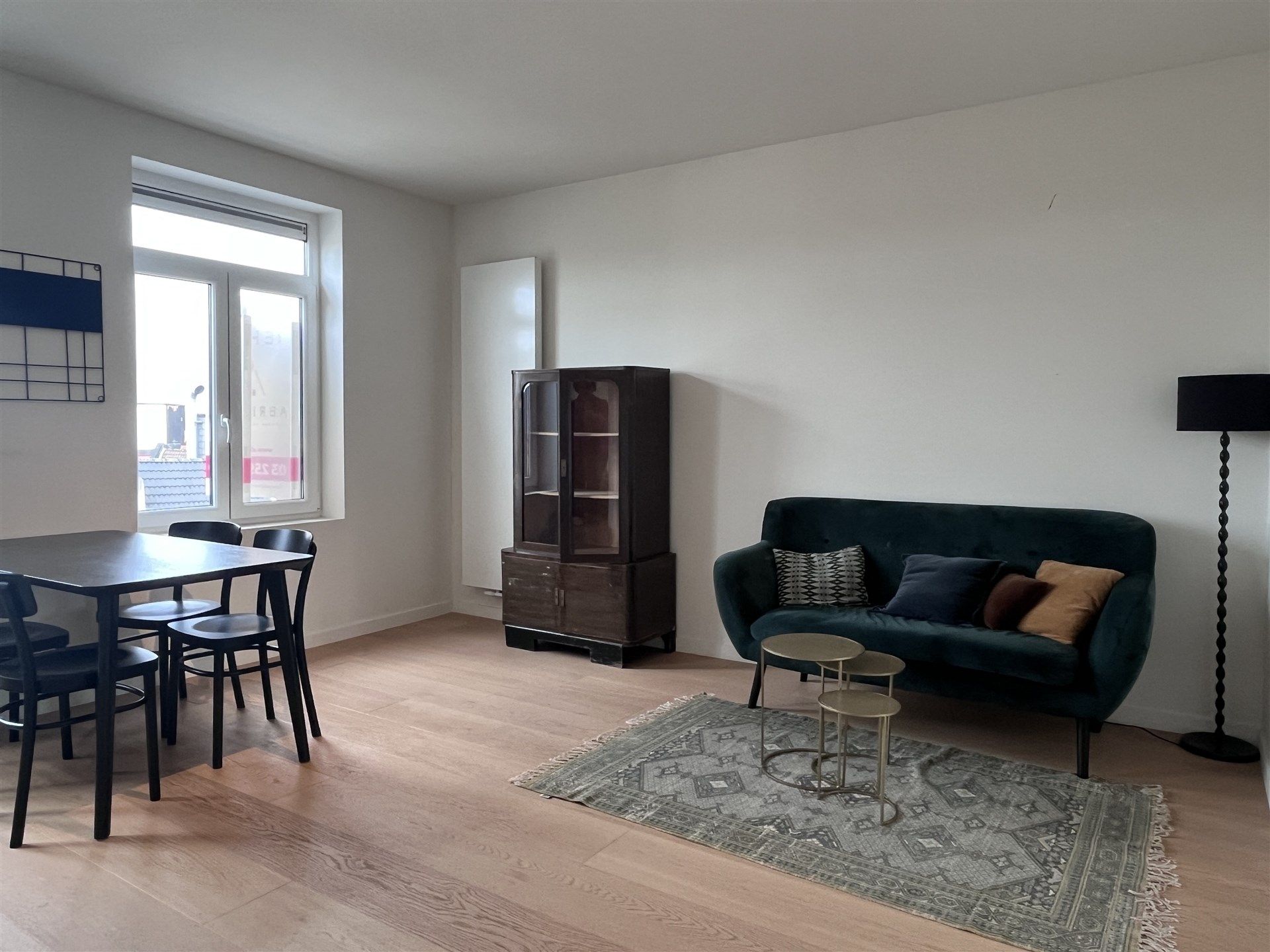 Gemeubeld appartement gelegen op de bovenste verdieping  foto 2