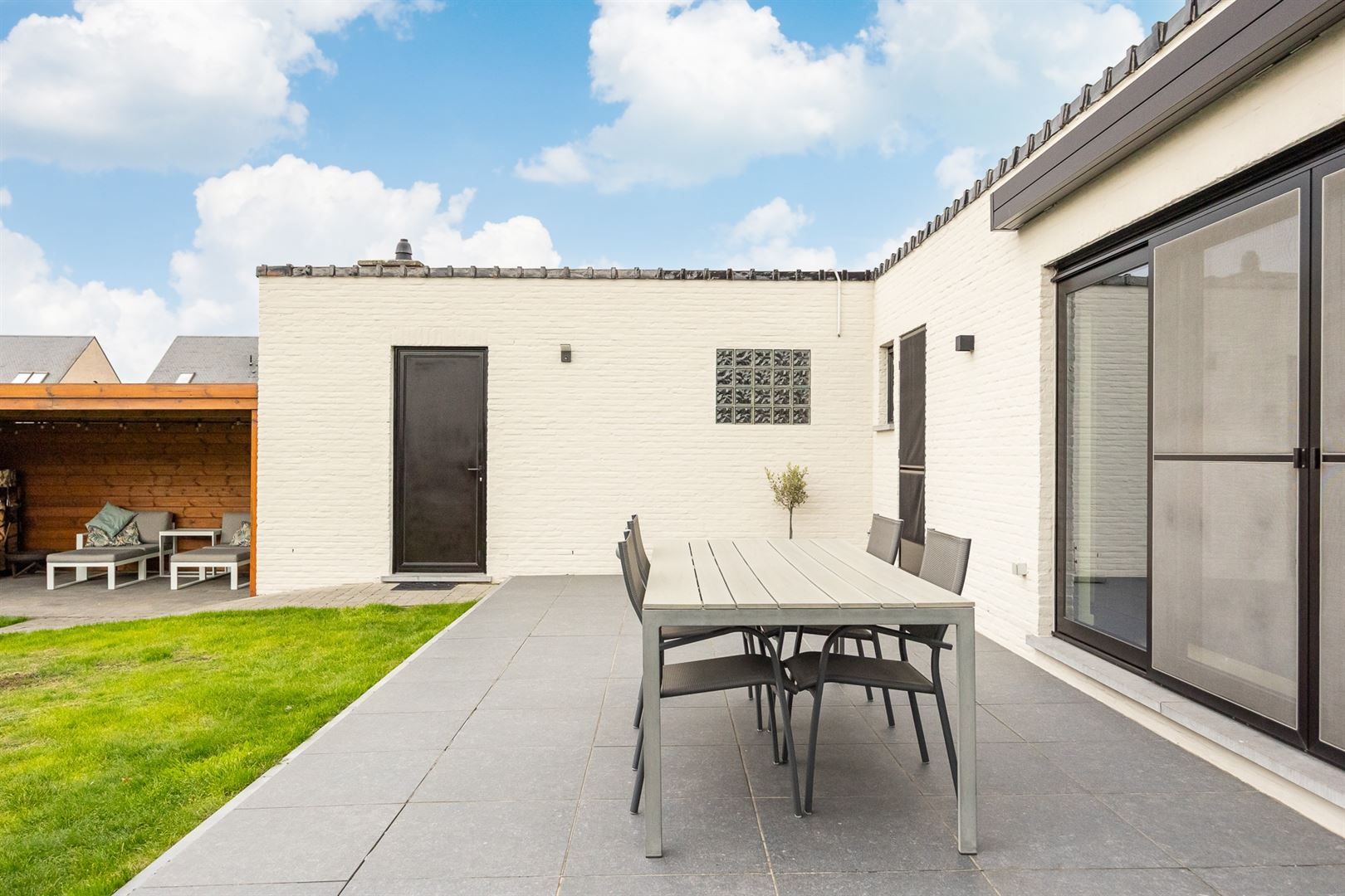 Ruime en sfeervolle OB te Heist-centrum! foto 27