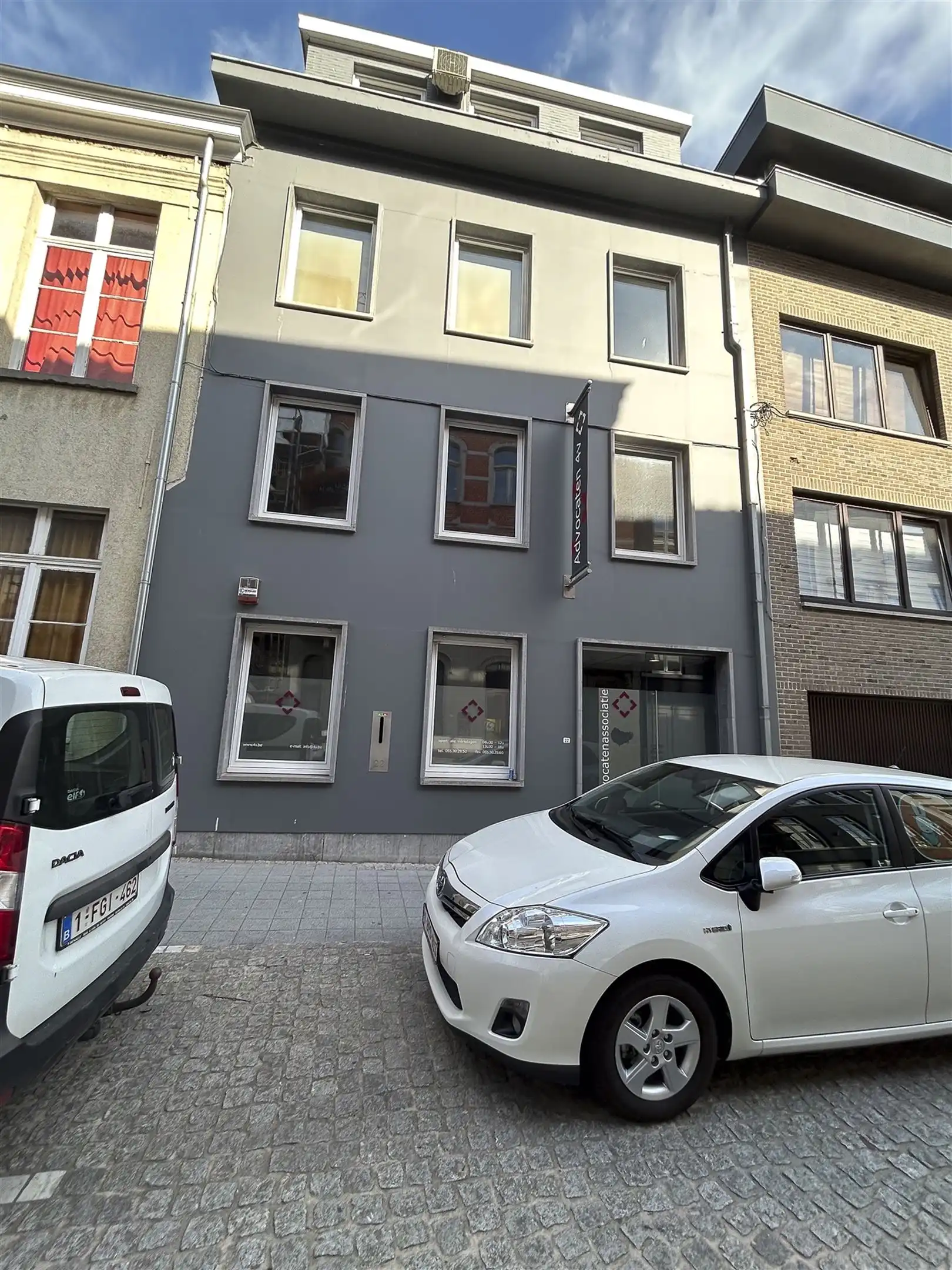 Kantorengebouw te huur in Centrum Oudenaarde foto {{pictureIndex}}