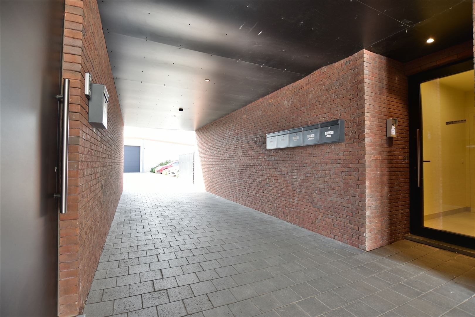 Prachtig gelijkvloers appartement 91m² met groot terras, overdekte autostaanplaats en private bergingruimte foto 24