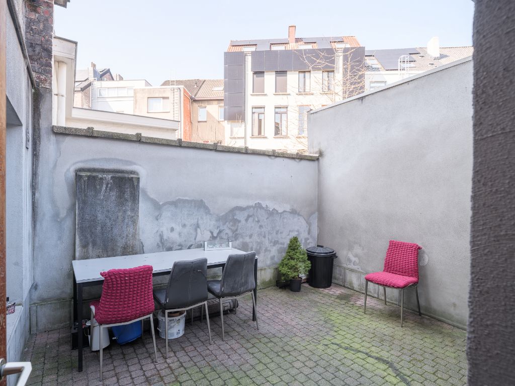 Omgeving Sint-Elisabethbegijnhof - Op te frissen éénslaapkamerappartement met aangename buitenruimte. foto 4
