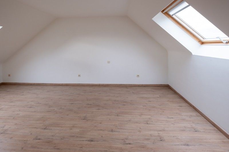Ruim en luxueus appartement met 2,5 slaapkamers, 3 terrassen en 2 parkings in hartje Diepenbeek! foto 13