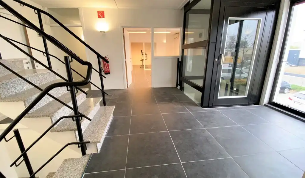 Gerenoveerde kantoren te huur in Oostjachtpark, Sint-Niklaas foto 8