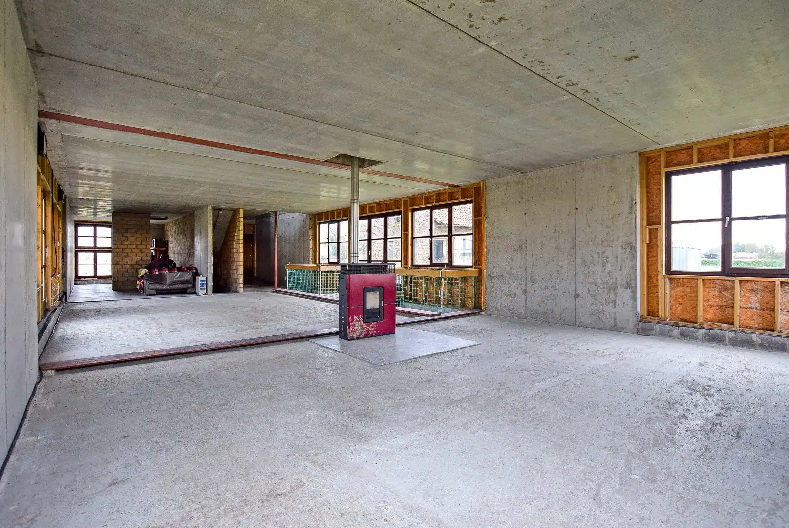 Unieke casco woning op 2ha grond.  foto 7