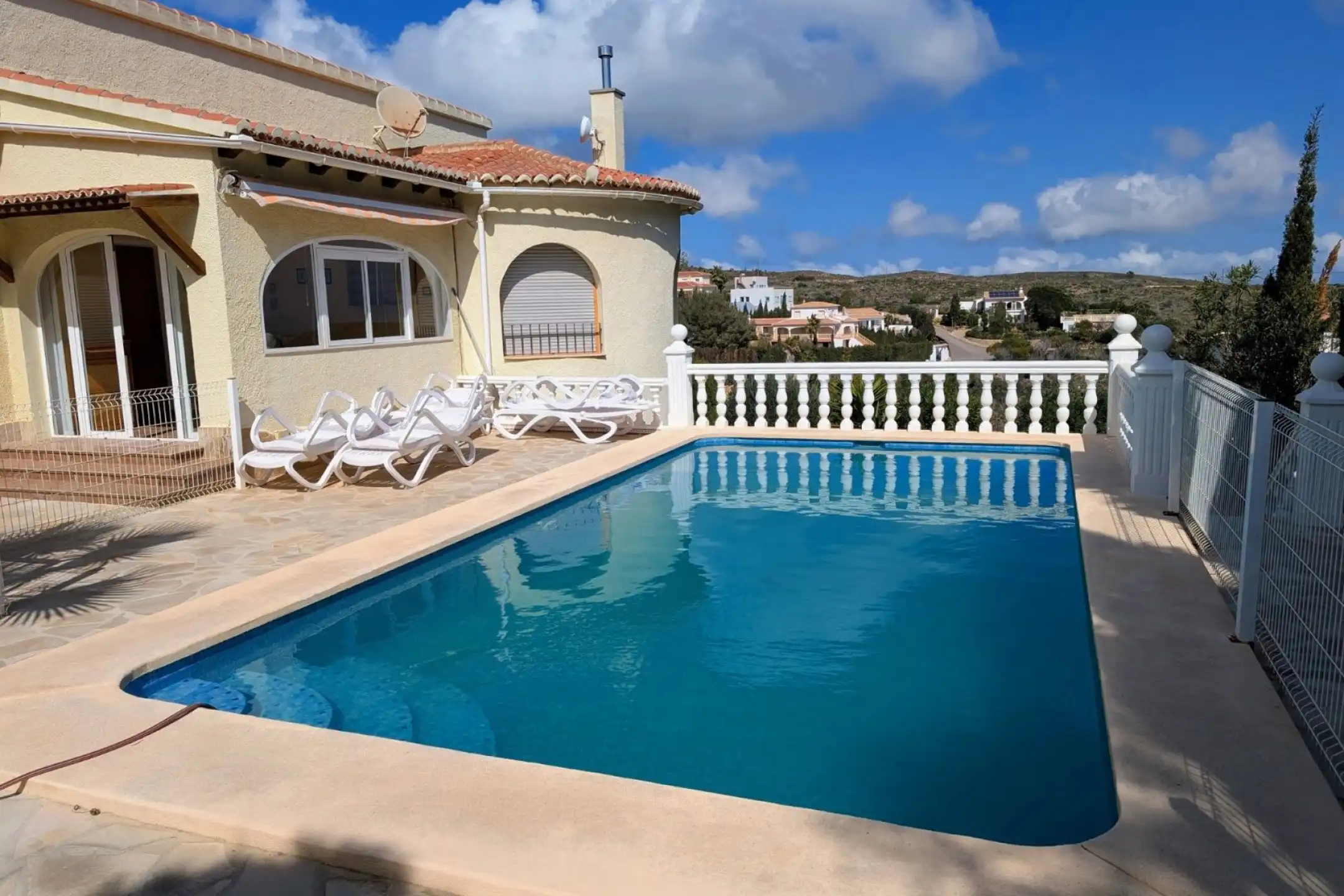 Casalina España stelt te koop villa op Cumbre del Sol  foto 4