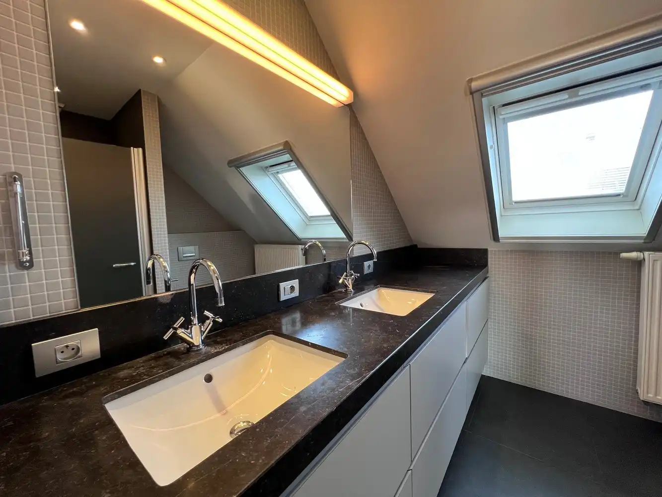 Instapklare woning met 5 slaapkamers en praktijk/kantoorruimte foto 22
