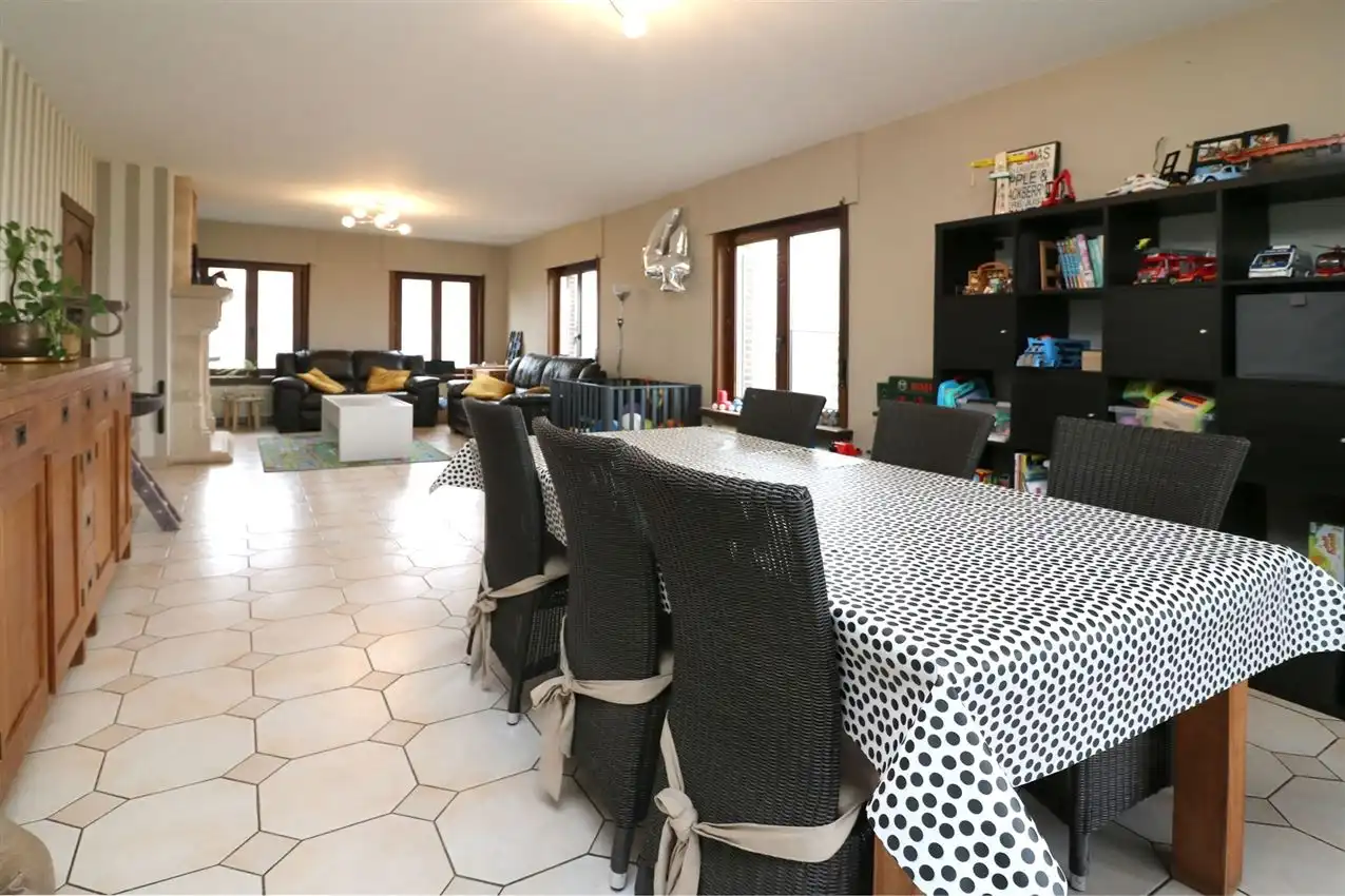 Villawoning met tuin op een goede locatie foto 41
