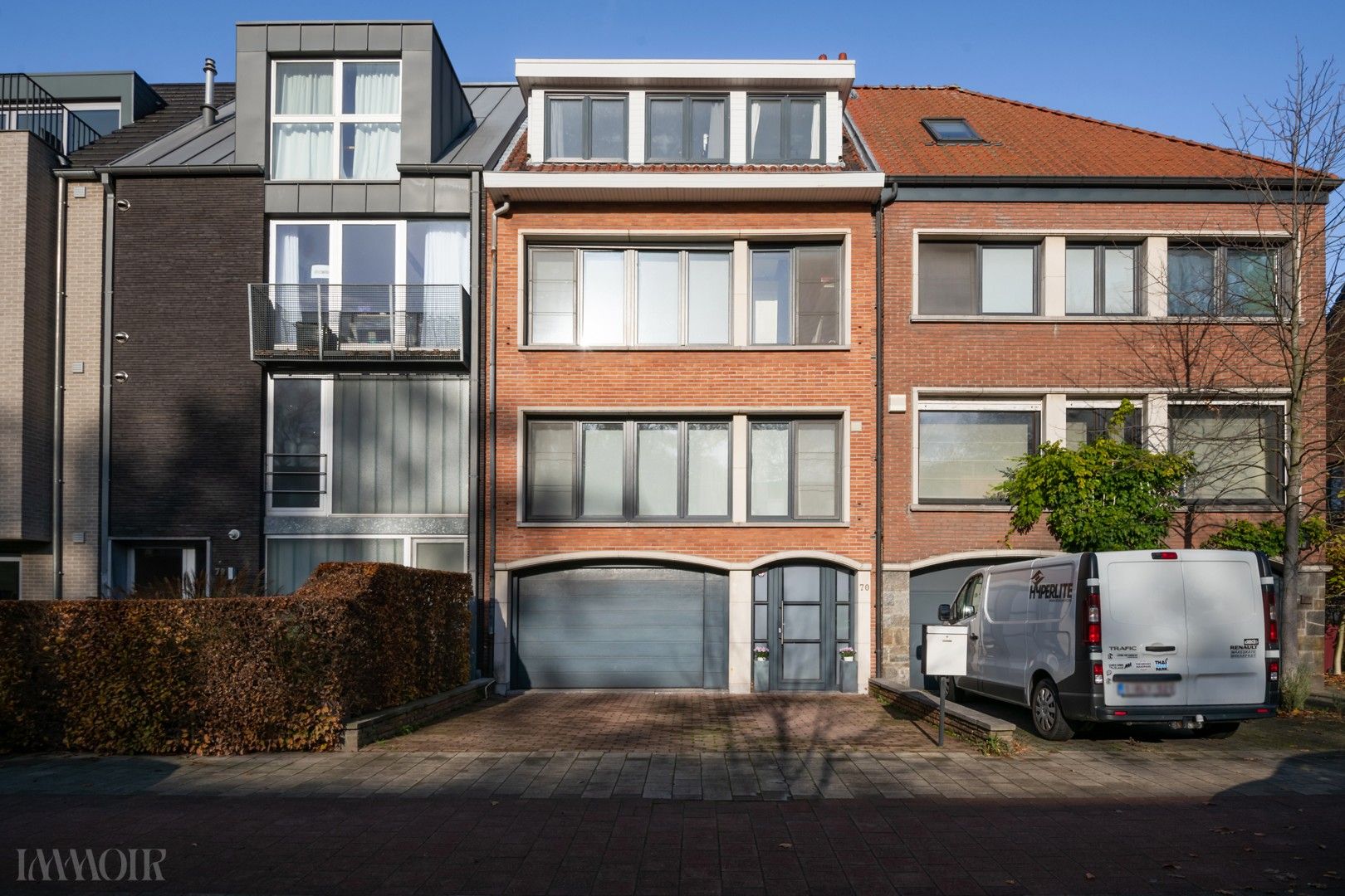 Prachtig gerenoveerde woning met praktijk/studio in hartje Schoten. foto {{pictureIndex}}