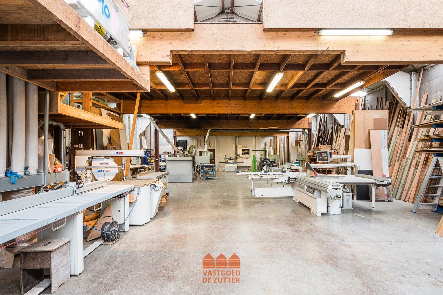 Unieke open bebouwing met functionele schrijnwerkerij op 1.376 m² foto 4