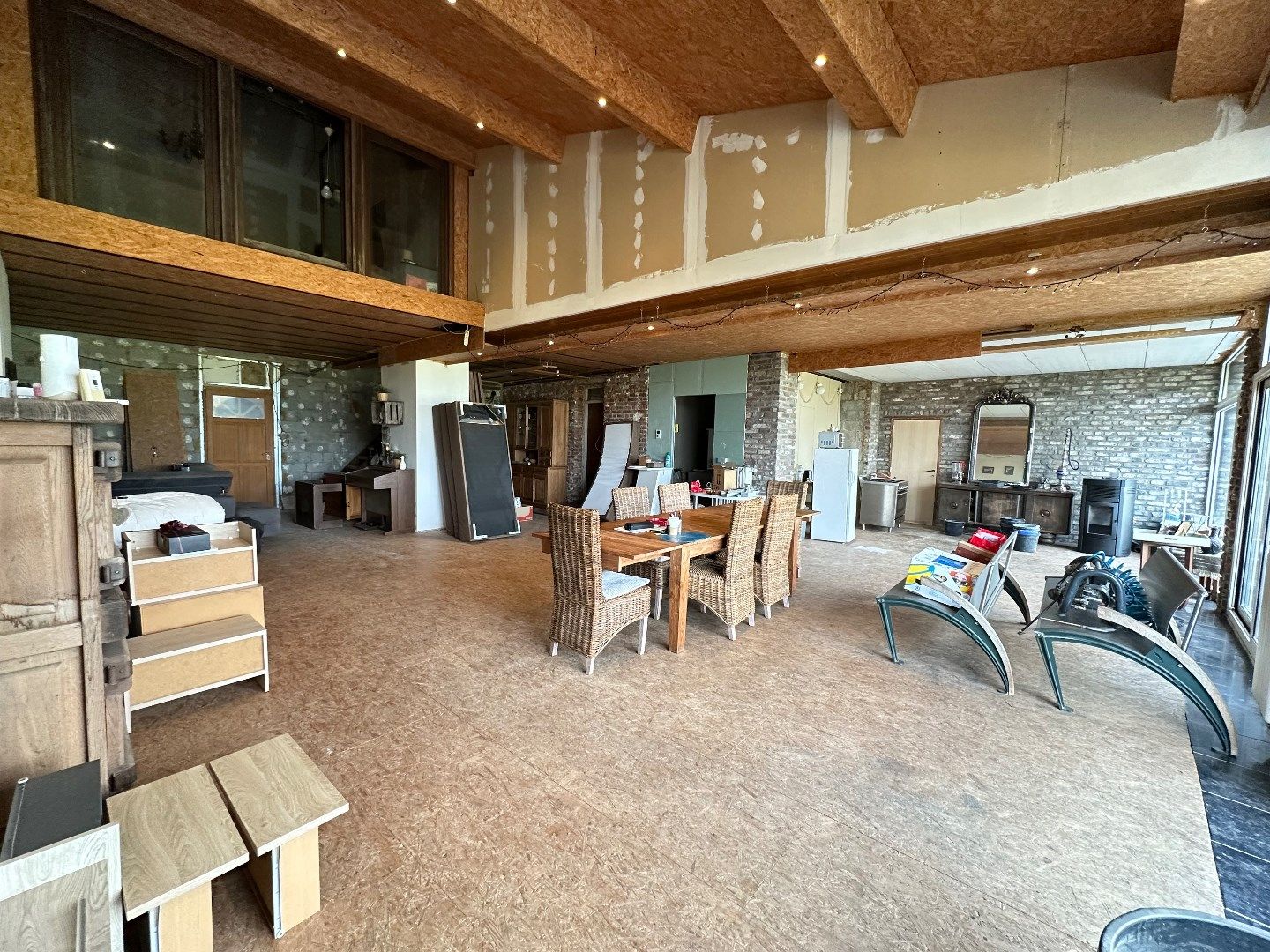 Unieke woning met enorm potentieel op perceel van 96 Are foto 10