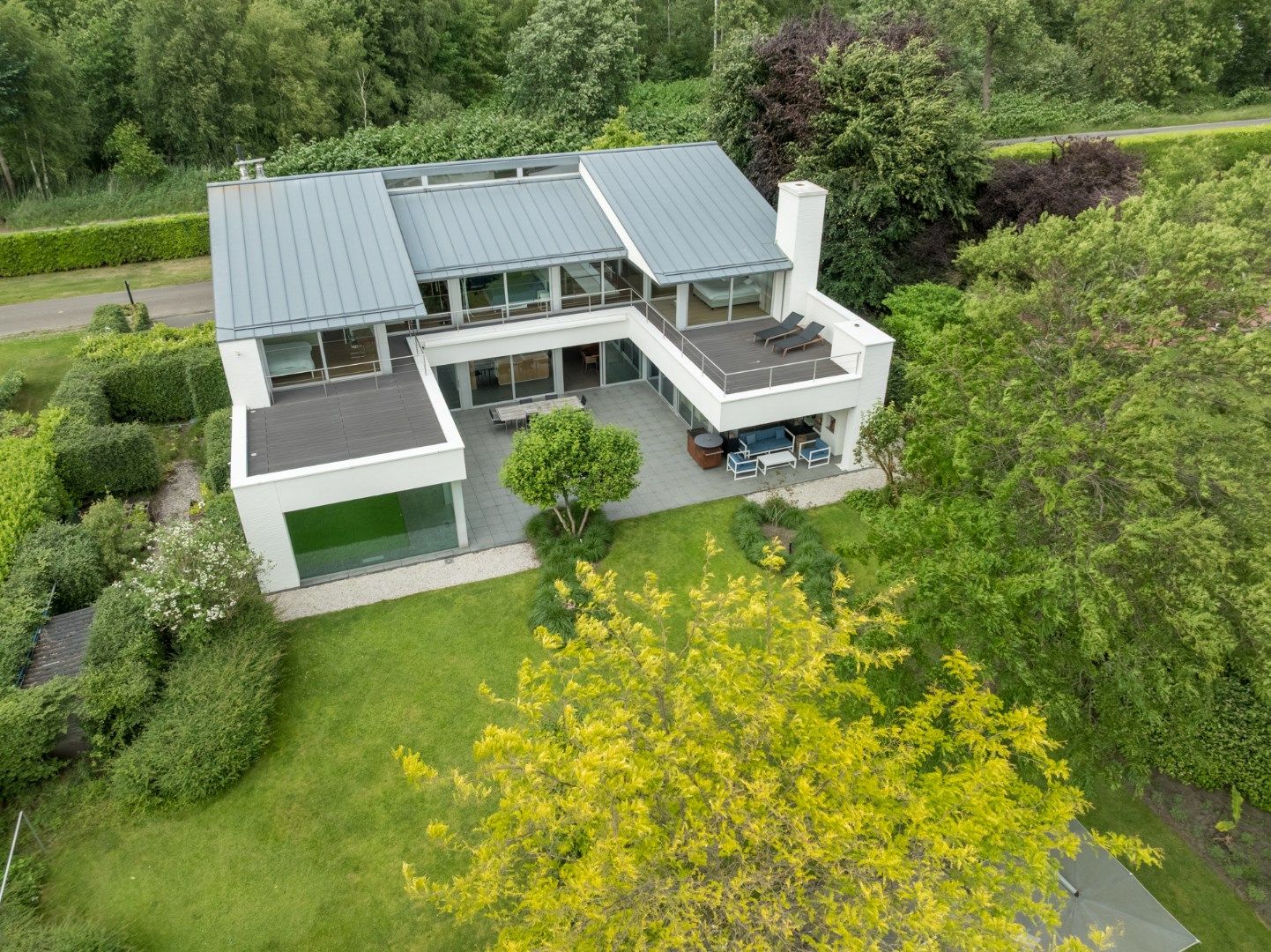 Unieke eigendom aan het exclusieve privé meer Miramar te Mol / Dessel ! foto 3