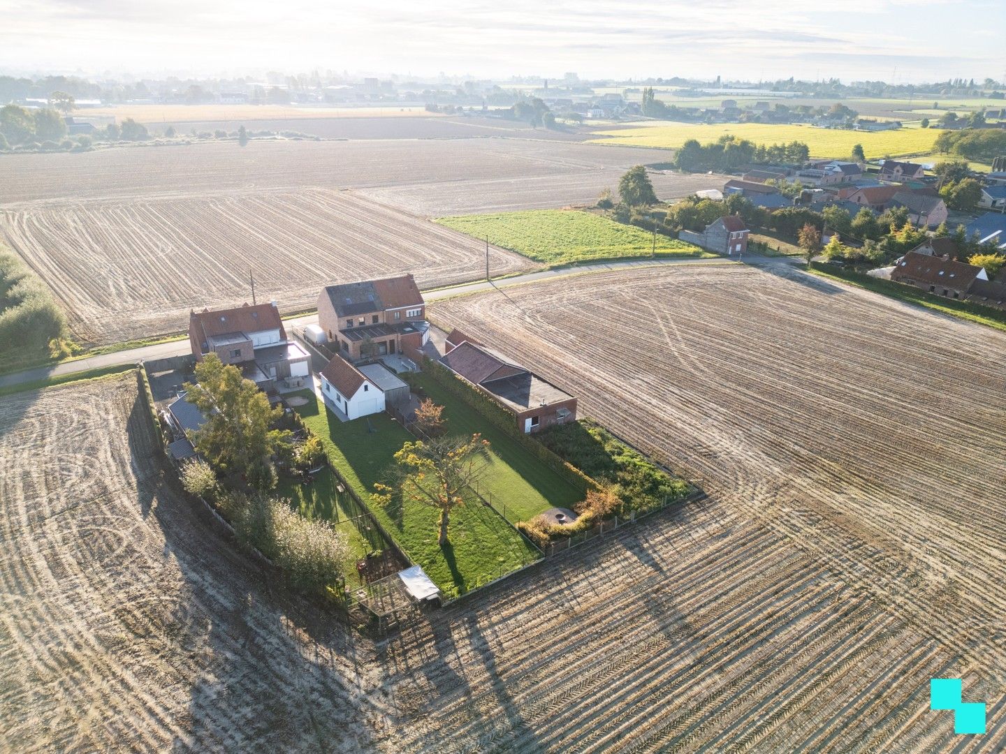 Landelijk gelegen gerenoveerde woning met opslagruimte te Ingelmunster foto 16