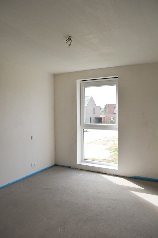 Instapklare nieuwbouwwoning met zonnige tuin te Roeselare foto 8