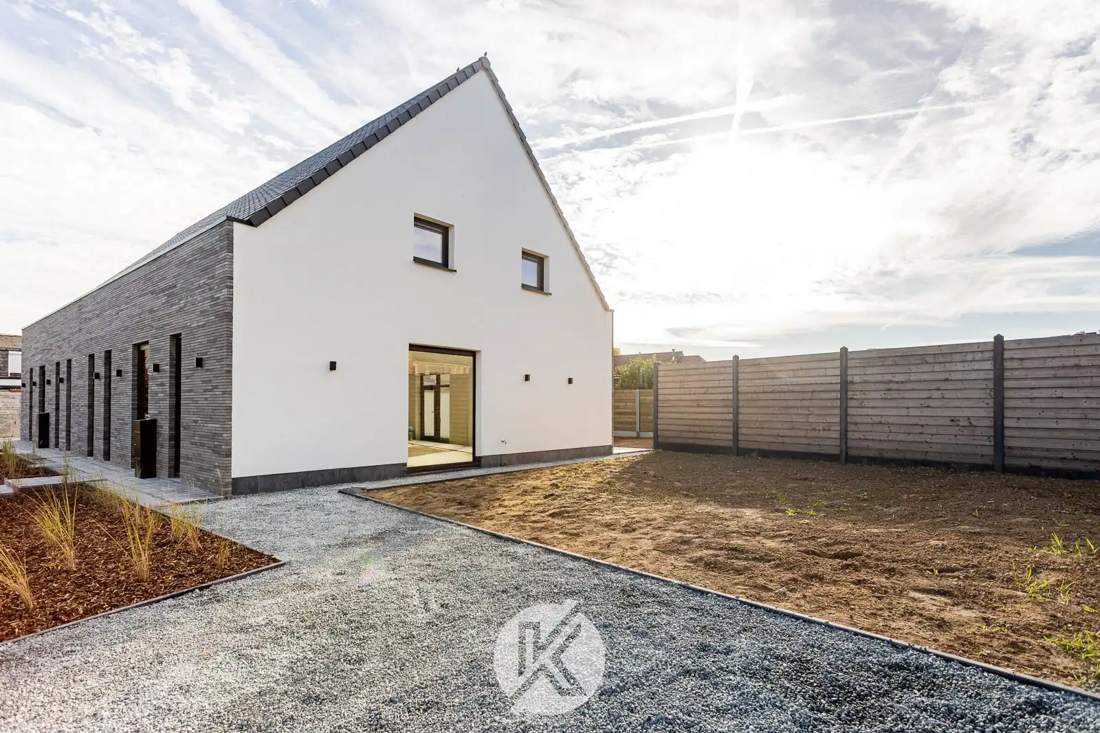 Centraal gelegen halfopen nieuwbouwwoning foto 17