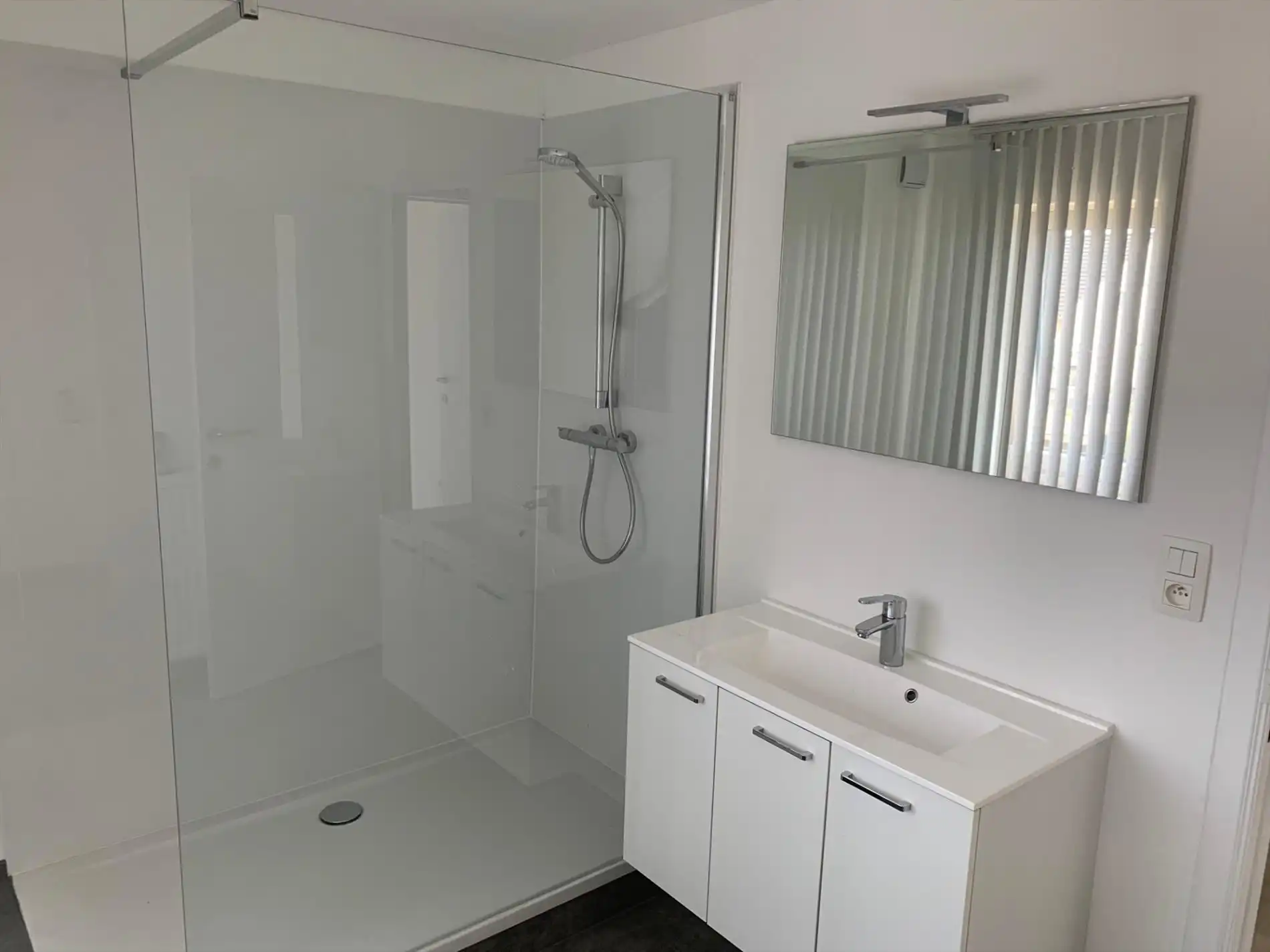 GEZINSWONING met 3 slaapkamers, garage en tuin te huur in LANAKEN !  foto 3