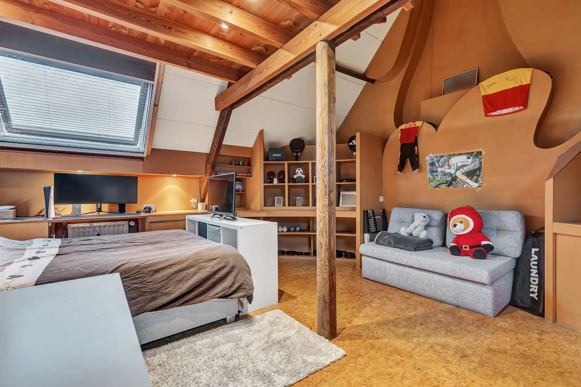 Ruime, volledig gerenoveerde woning op centrale ligging foto 12