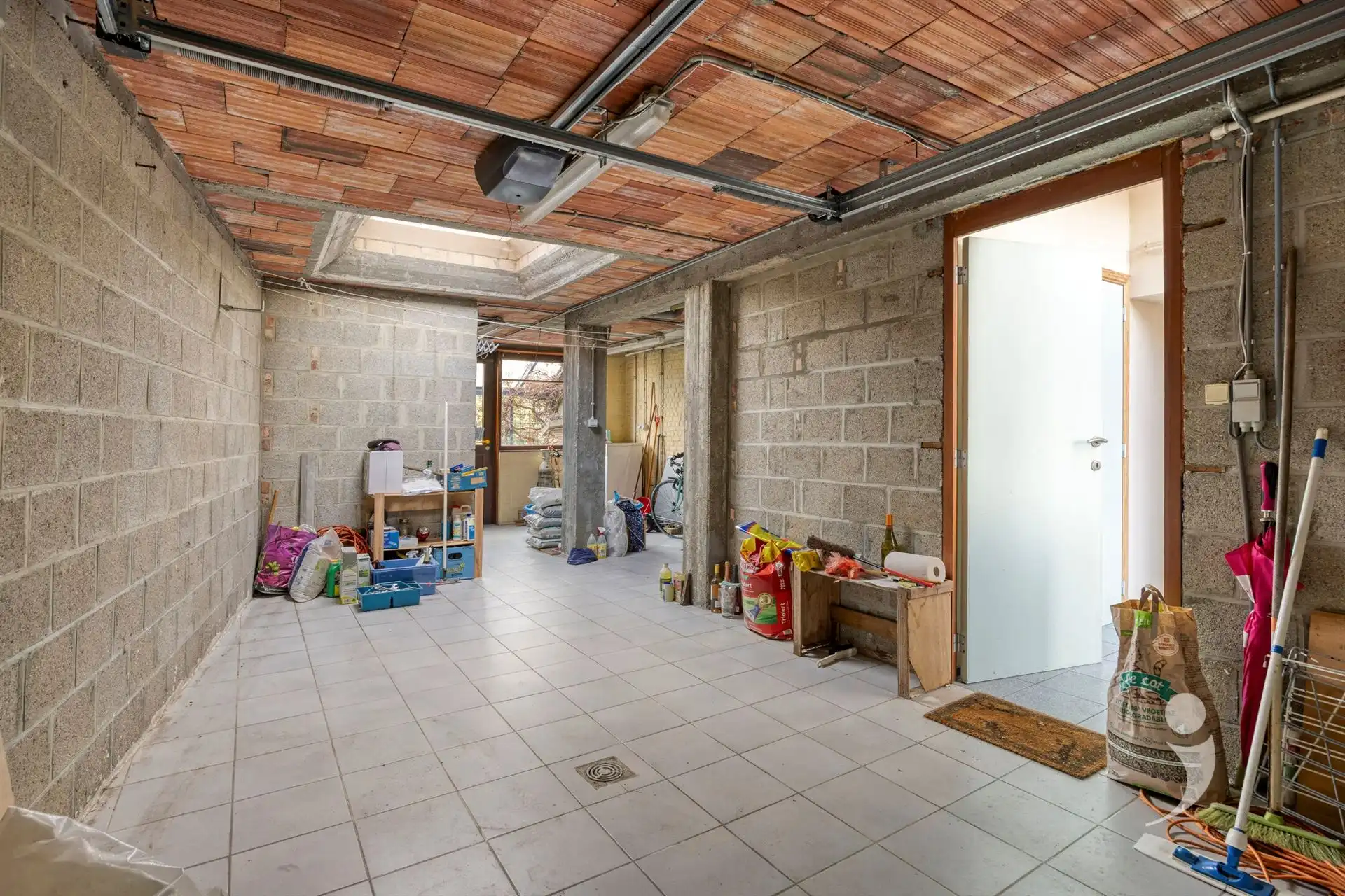 Karaktervolle architectenwoning met zonnige tuin van 10 are foto 33