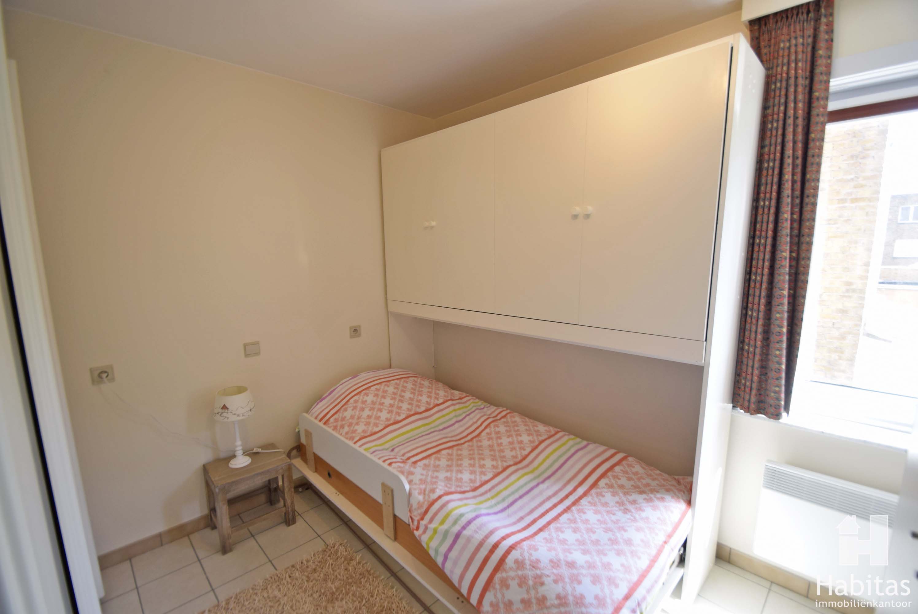 Bijzonder ruim appartement op de 1ste verd. van een perfect onderhouden residentie foto 8