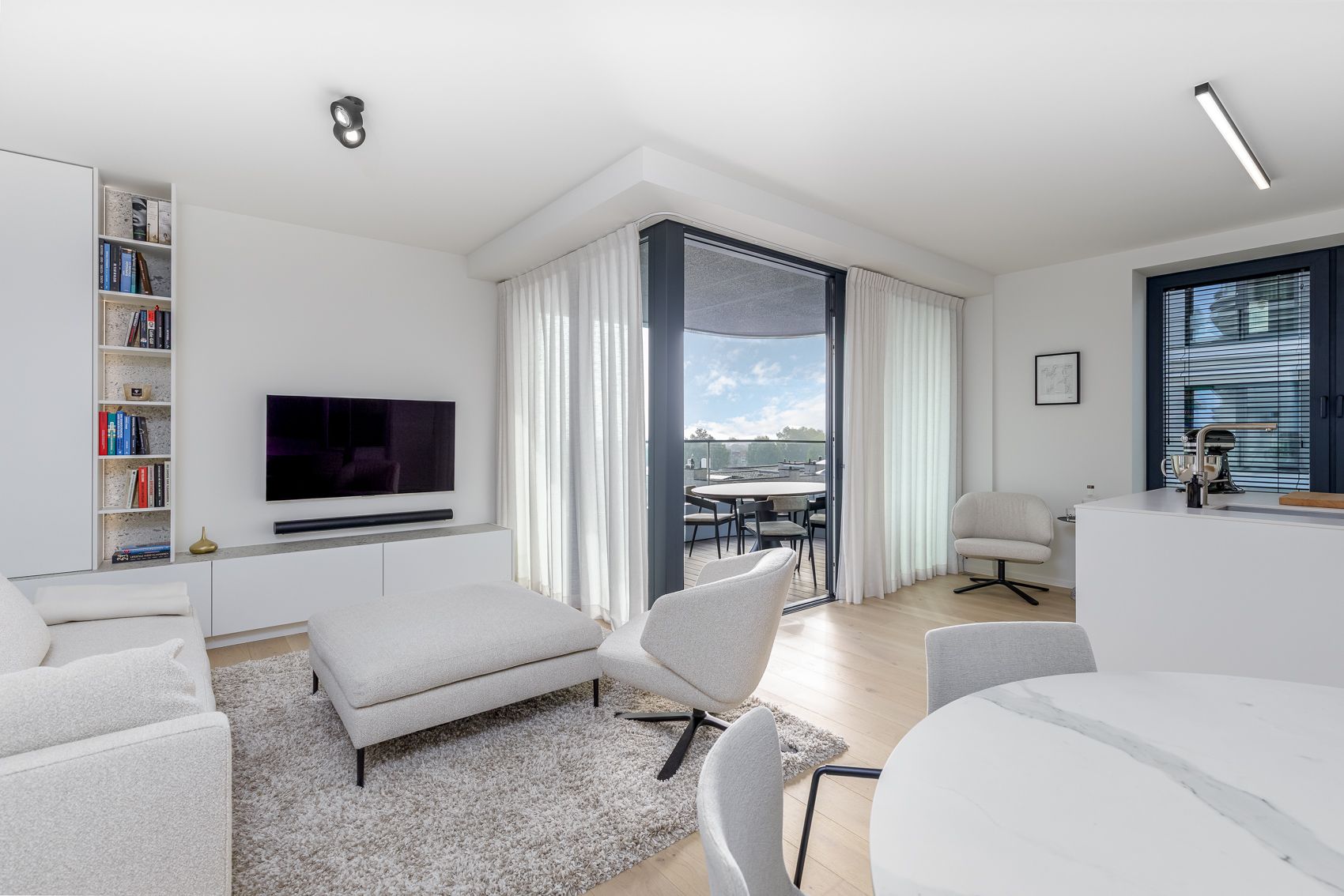 Stijlvol hoekappartement met zeezicht te koop in Oostende foto 2