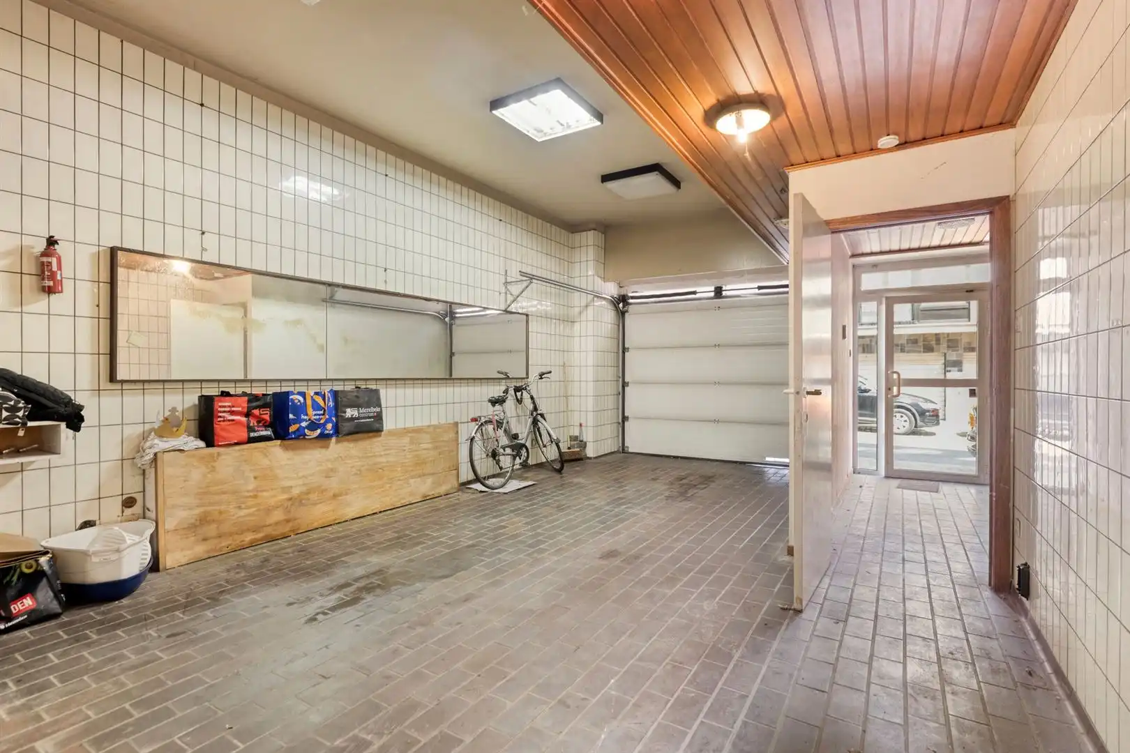 Te renoveren bel-étage met garage en 4 slaapkamers gelegen aan het station van Gent. foto 3