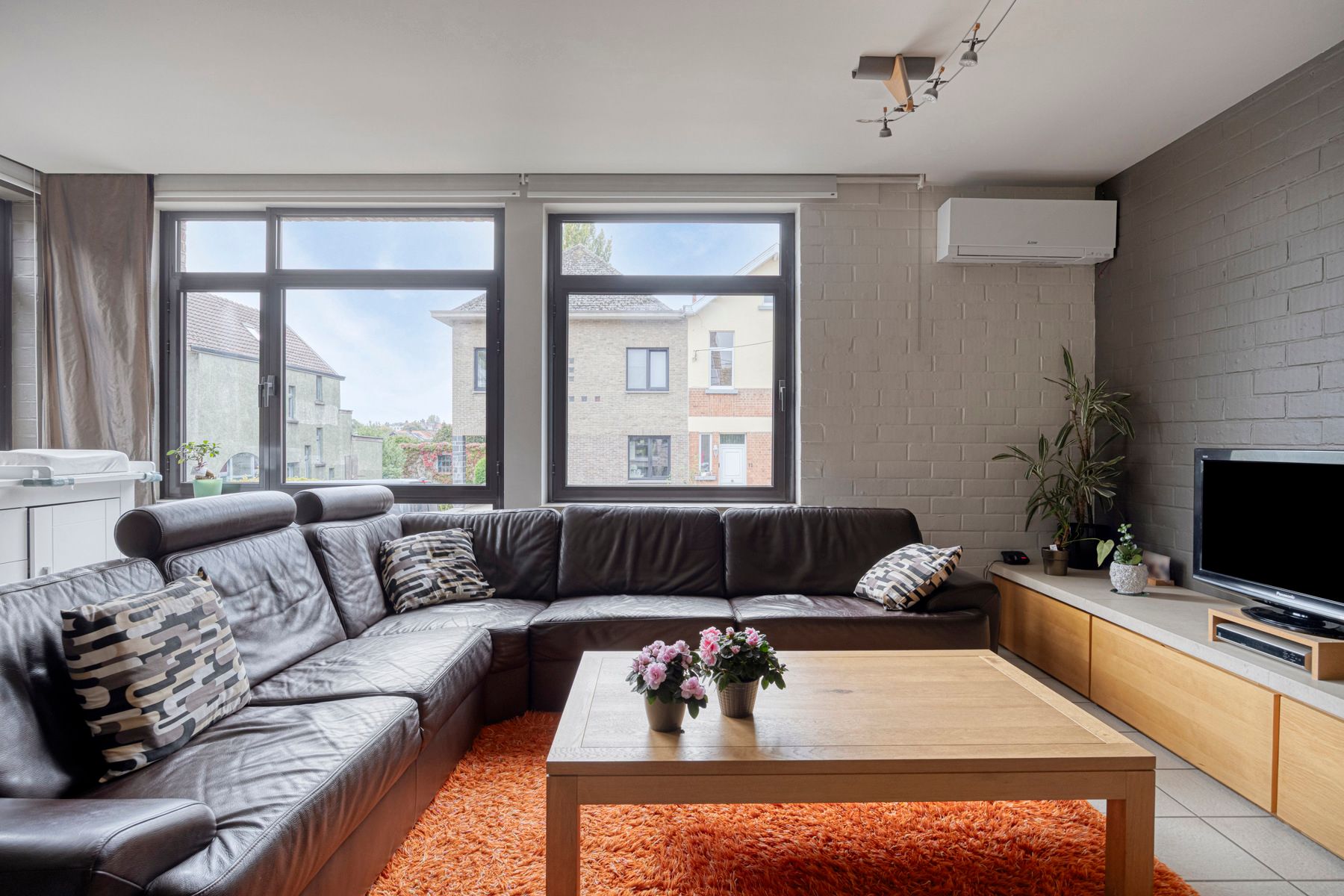 Karaktervolle en instapklare woning in het hart van Dilbeek foto 7