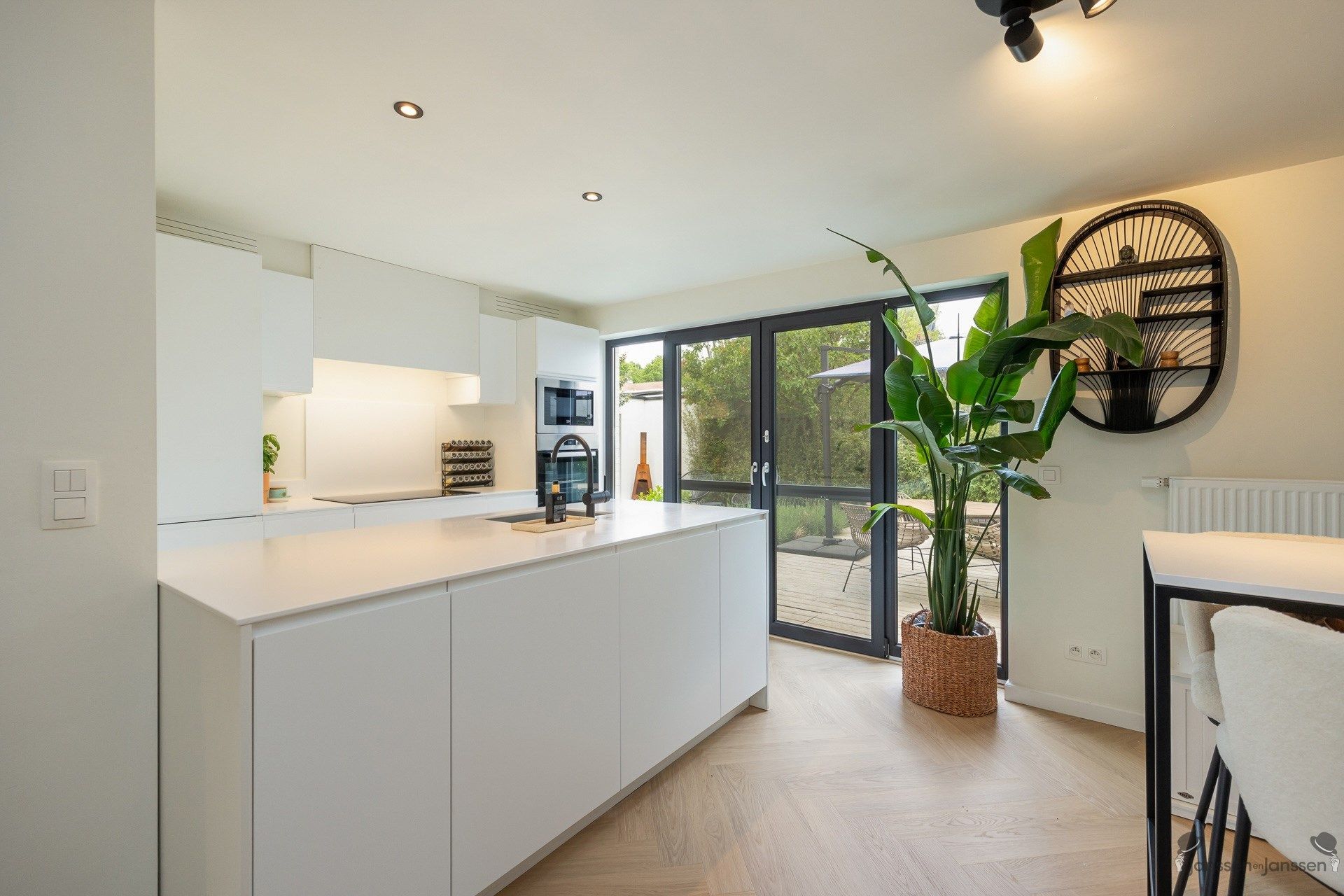 Instapklare recent gerenoveerde woning met zonnige tuin  foto 7