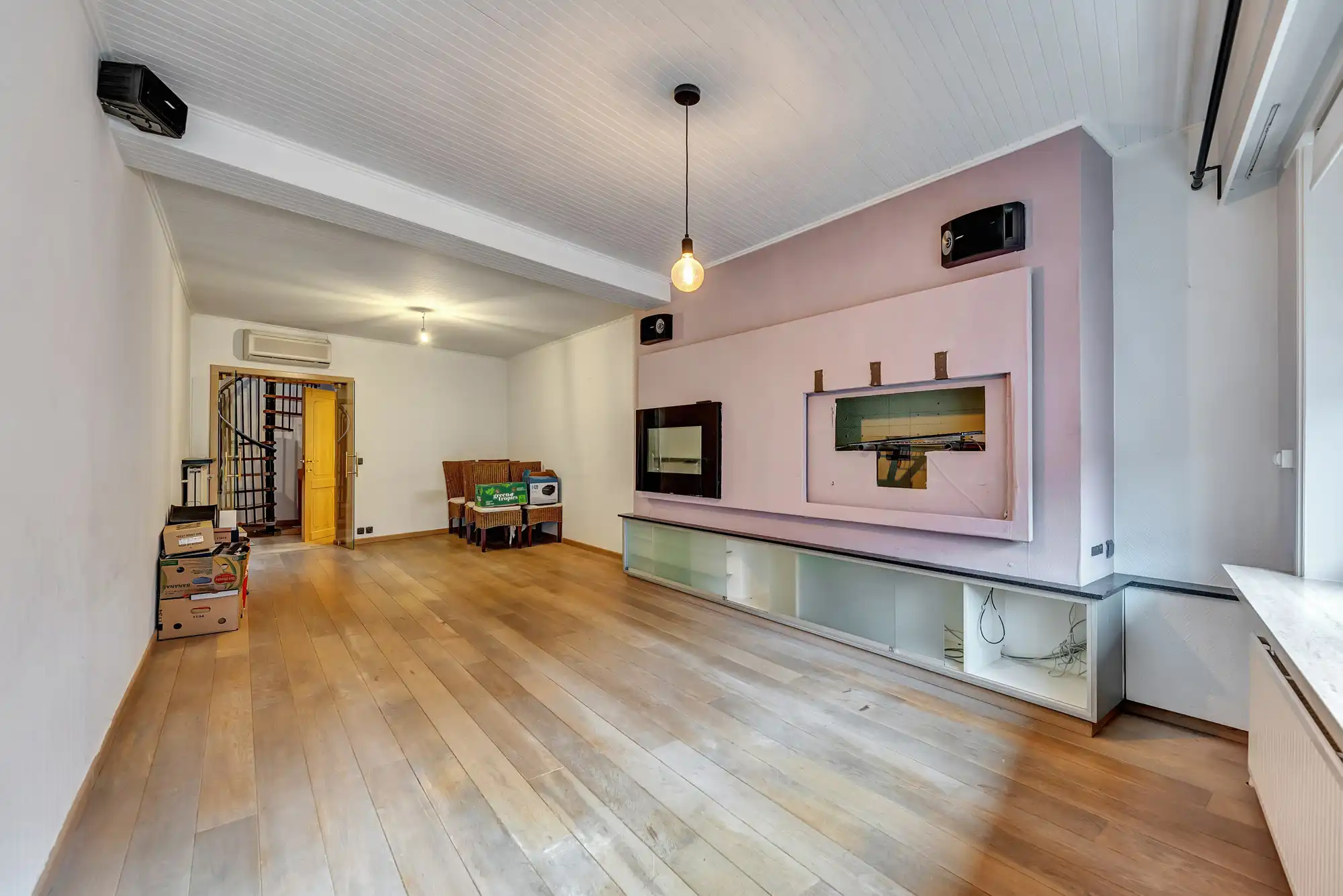 Handelswoning op goede ligging foto 14