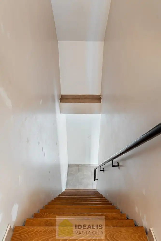 IDEALIS VASTGOED – INSTAPKLAAR DUPLEX APPARTEMENT GELEGEN OP UITERST CENTRALE LOCATIE TE HECHTEL-EKSEL foto 22