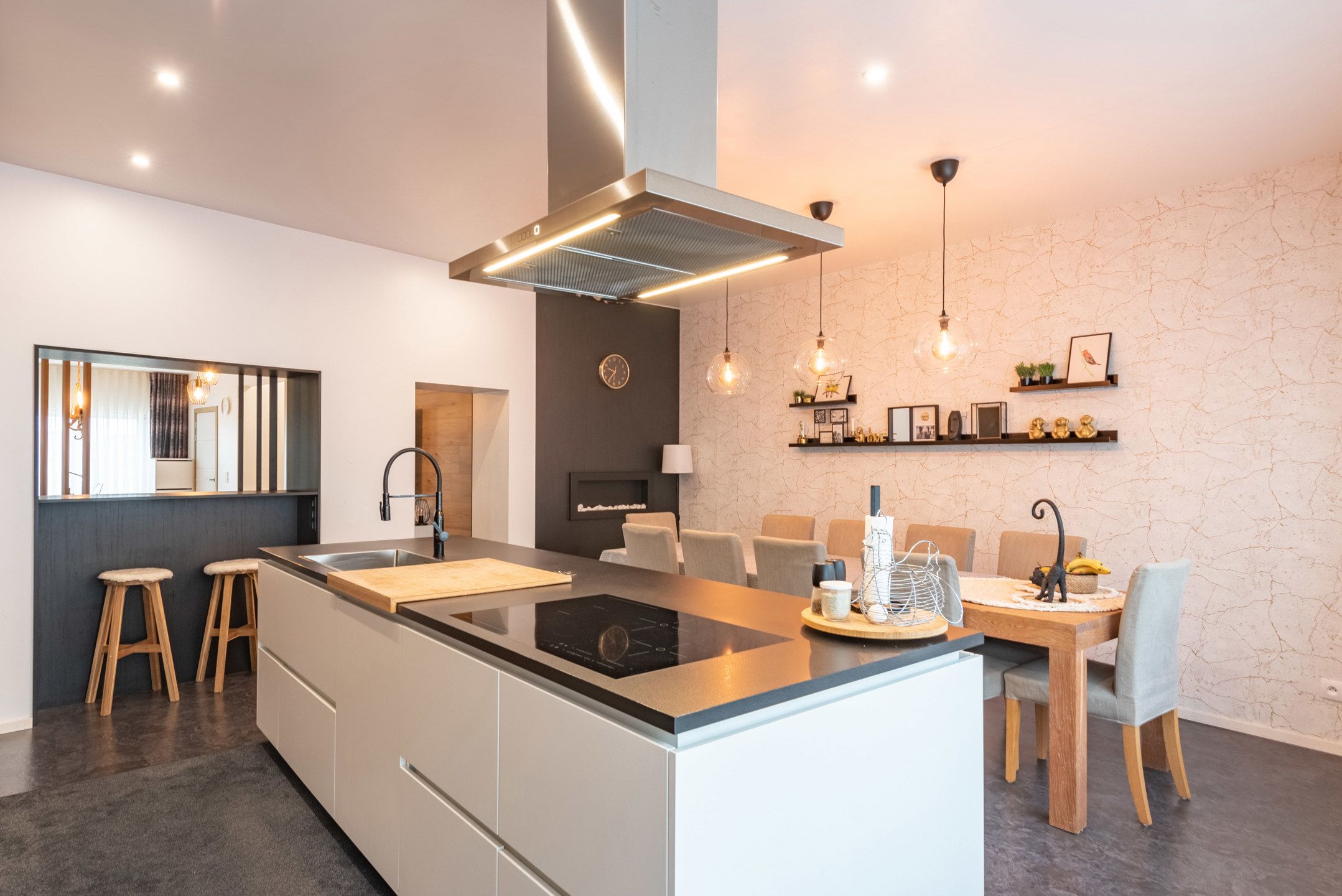 Verrassende woning met riante atelier te Spouwen foto 3