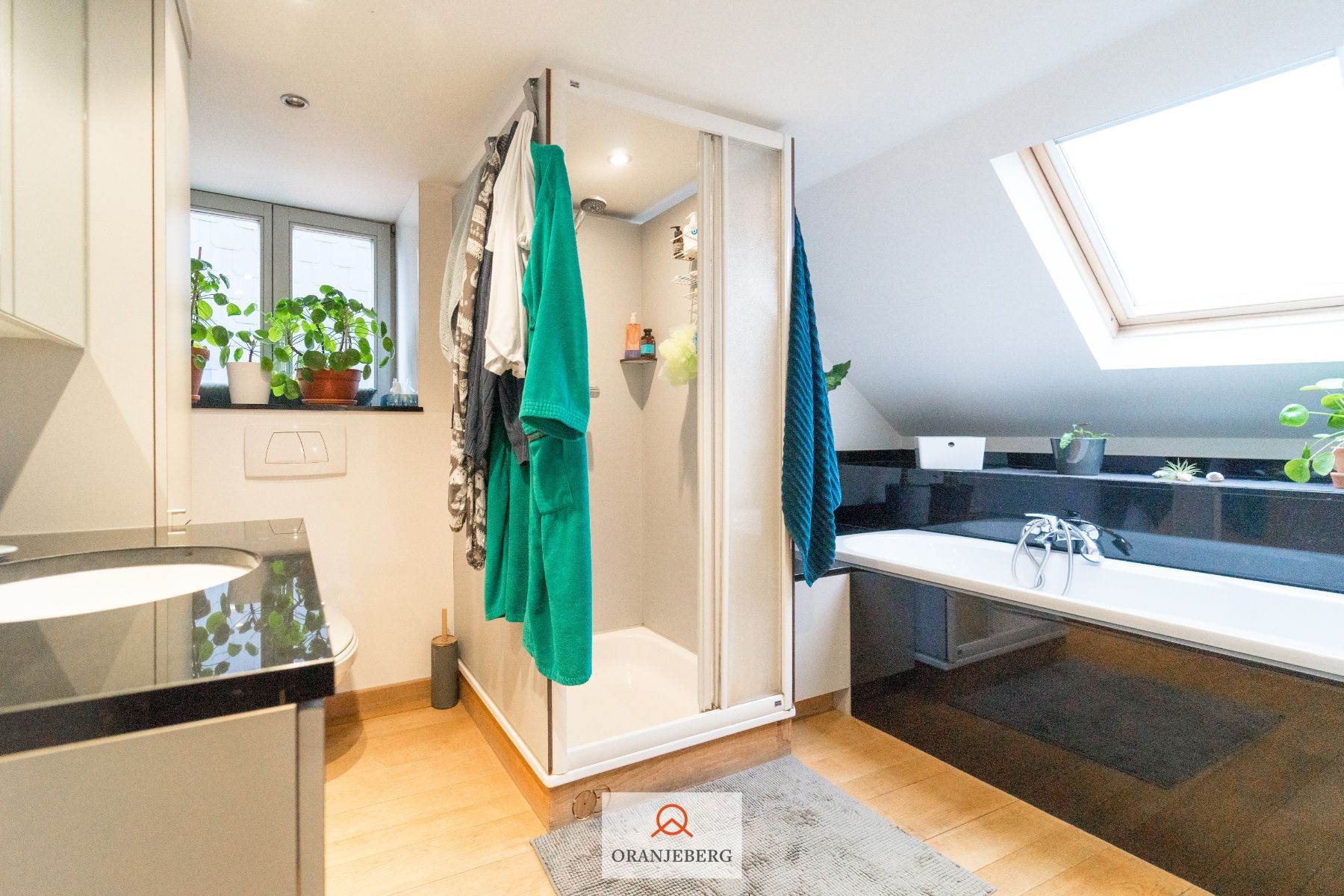 Prachtig BEMEUBELD dakappartement met terras vlakbij Zuid foto 23