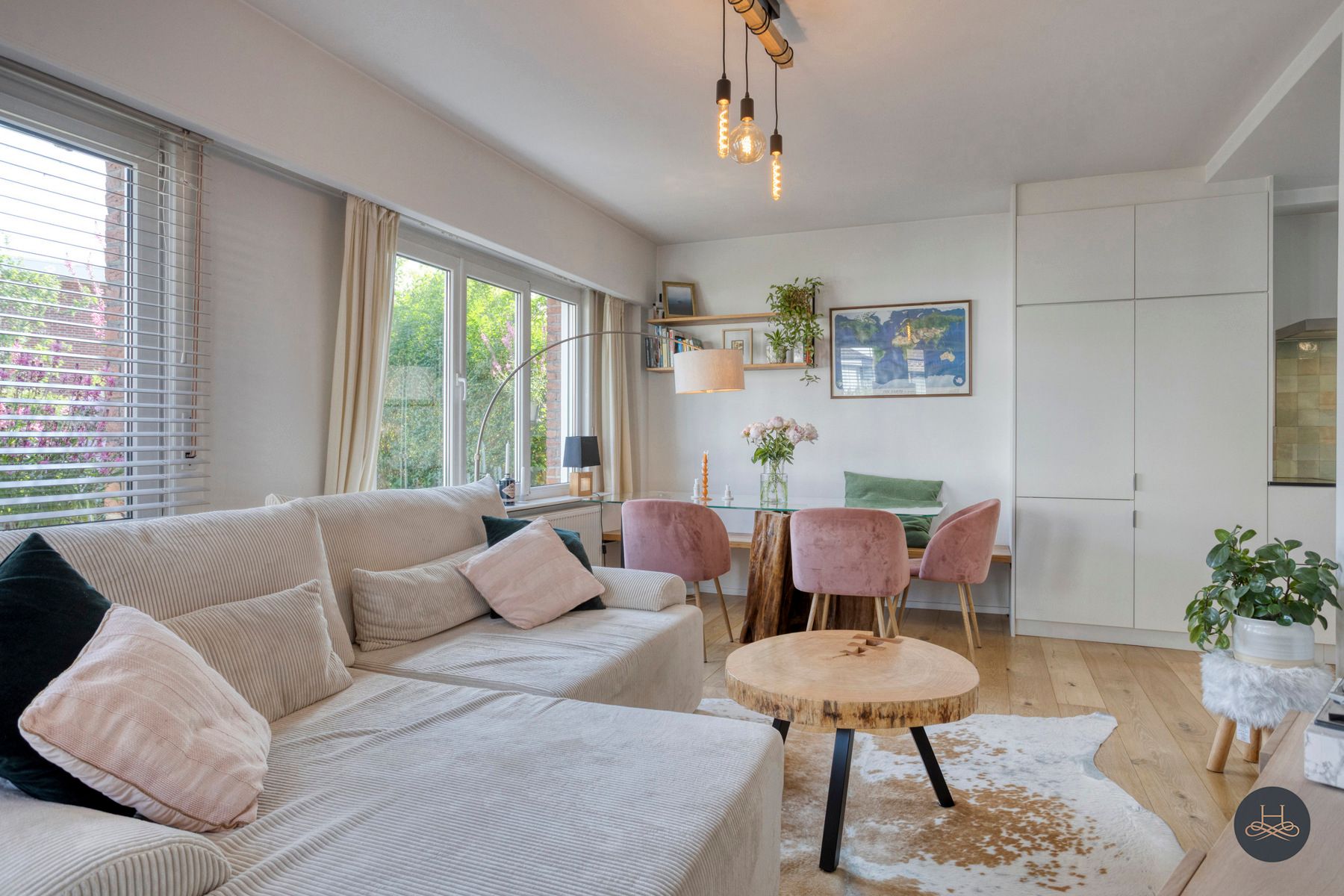 Charmante, volledig gerenoveerde & ruime woning met voortuin foto 5