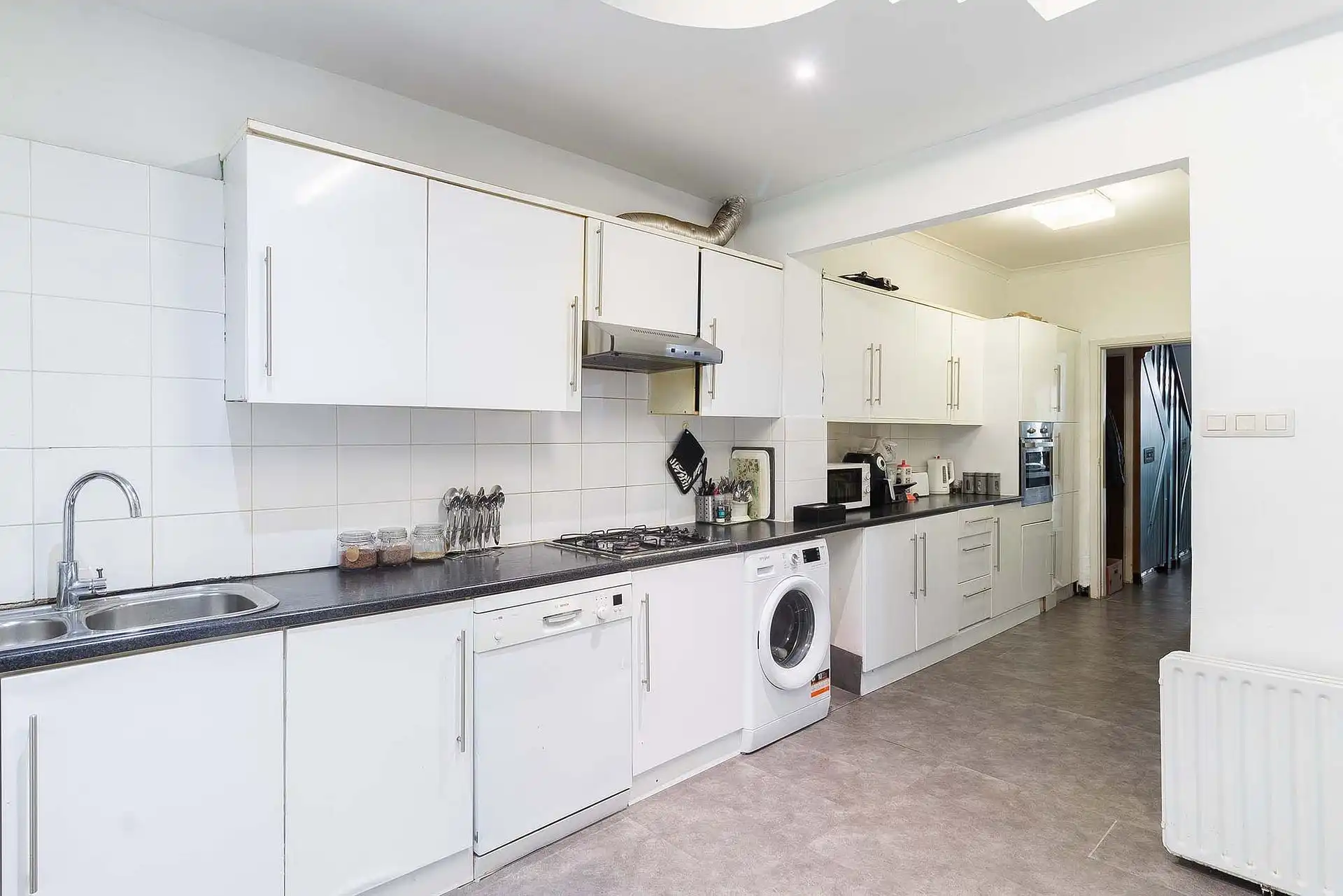 Ruime rijwoning met vijf slaapkamers en tuin foto 6