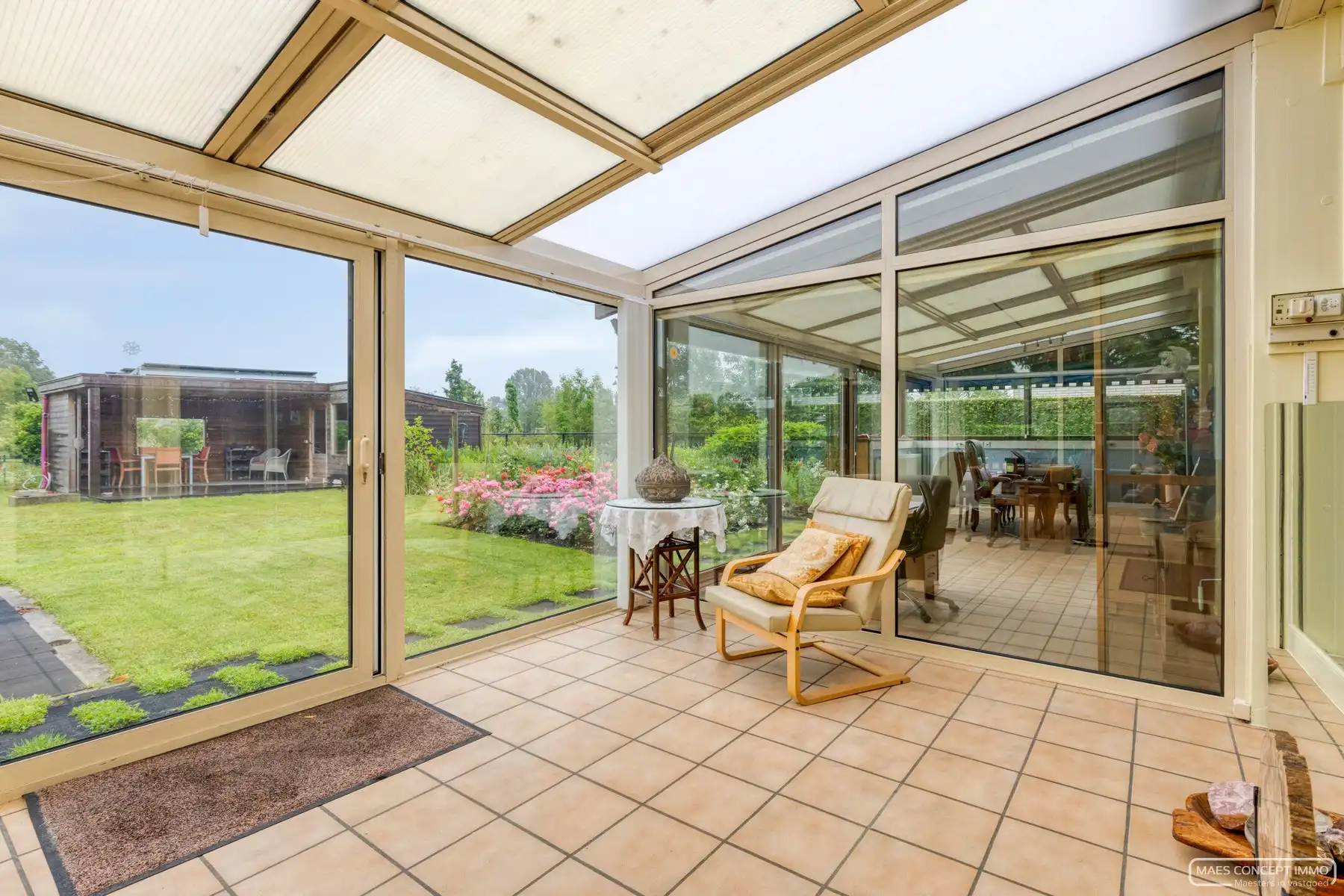 Rustig gelegen bungalow op 900m2 te koop in Anzegem foto 8