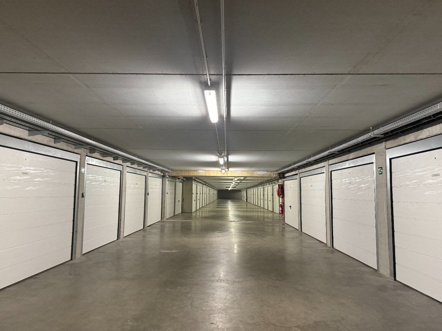 GARAGEBOX VLAKBIJ ZEEDIJK  foto 6