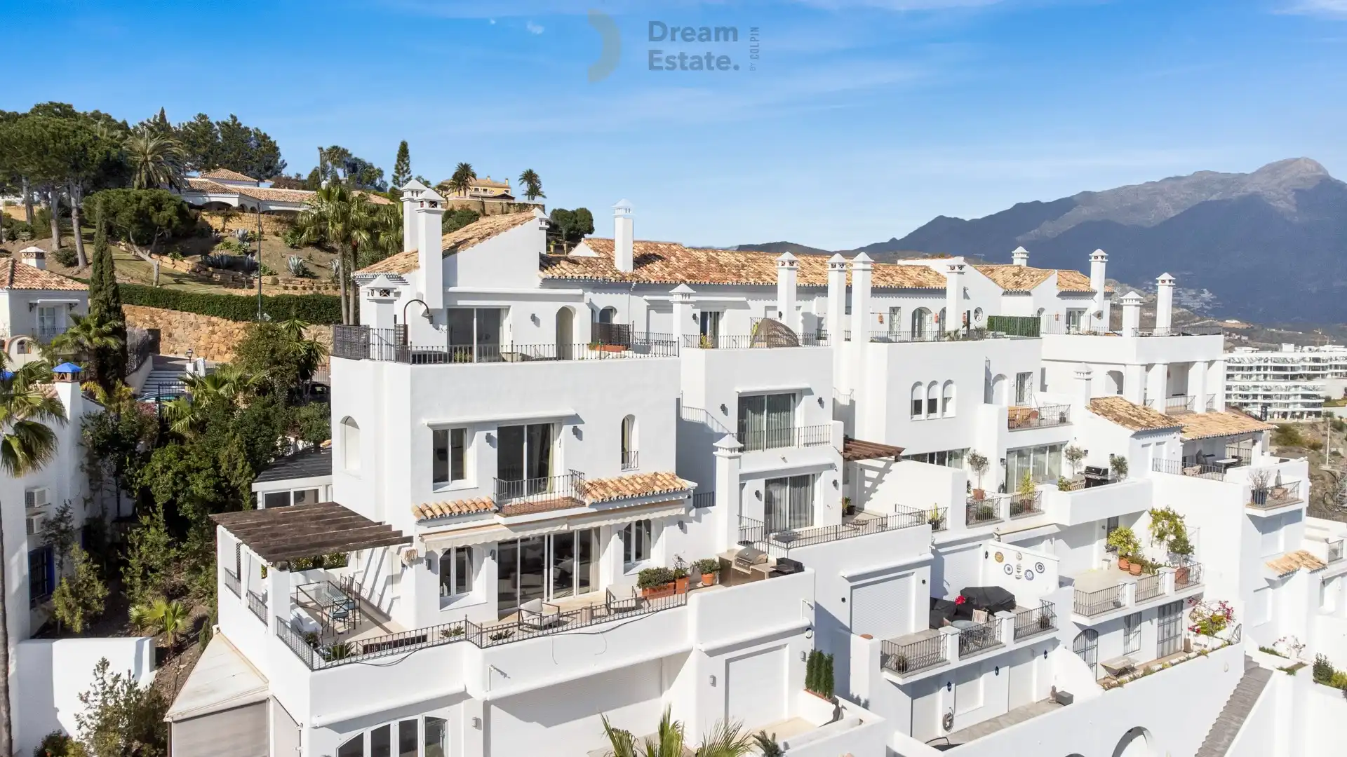 4 Slaapkamer duplex met adembenemende uitzichten te Las Colinas, Benahavís. foto 31