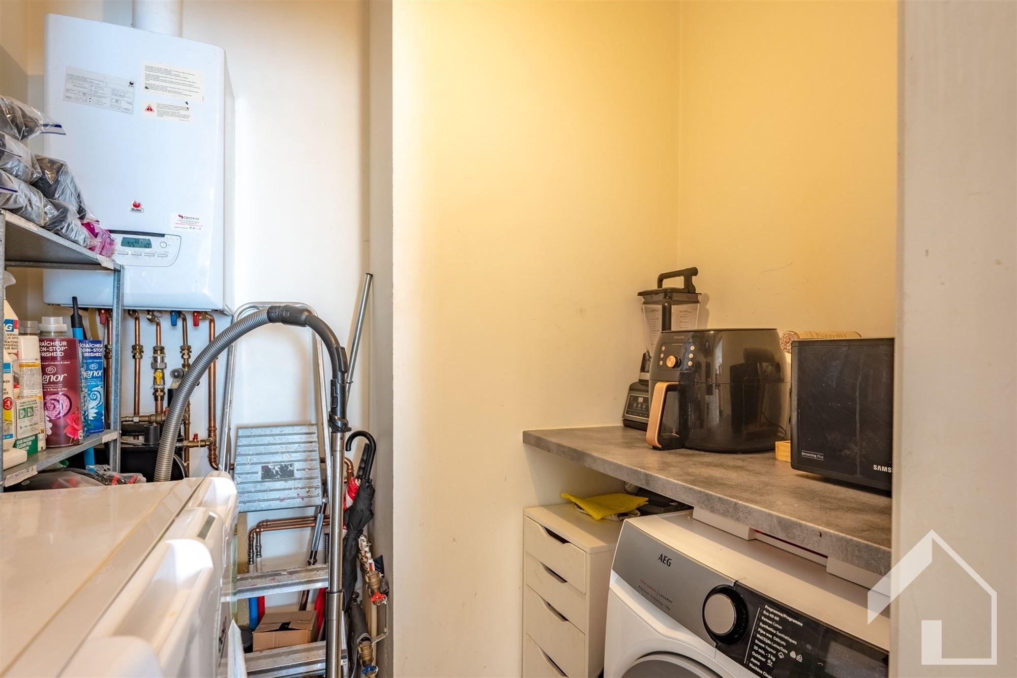 Energiezuinig 2 slaapkamerappartement op 1e verdieping met lift en terras foto 6