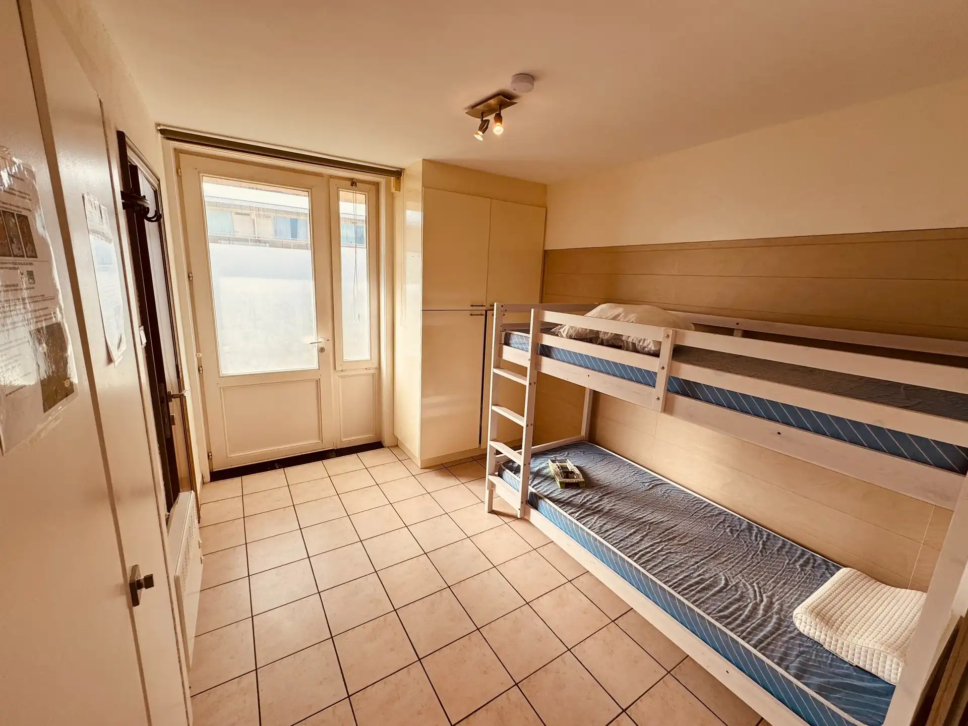 Verzorgd, gerenoveerd appartement te koop in Park Atlantis, Vosseslag – De Haan. foto 8