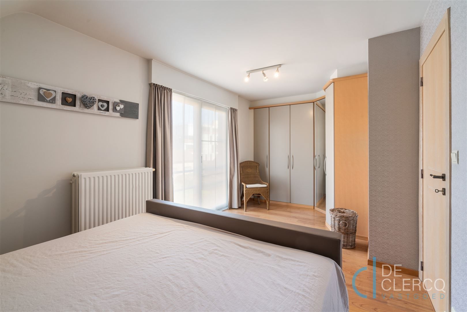 Vrijstaande woning met prachtige lounge en tuin te koop!  foto 15