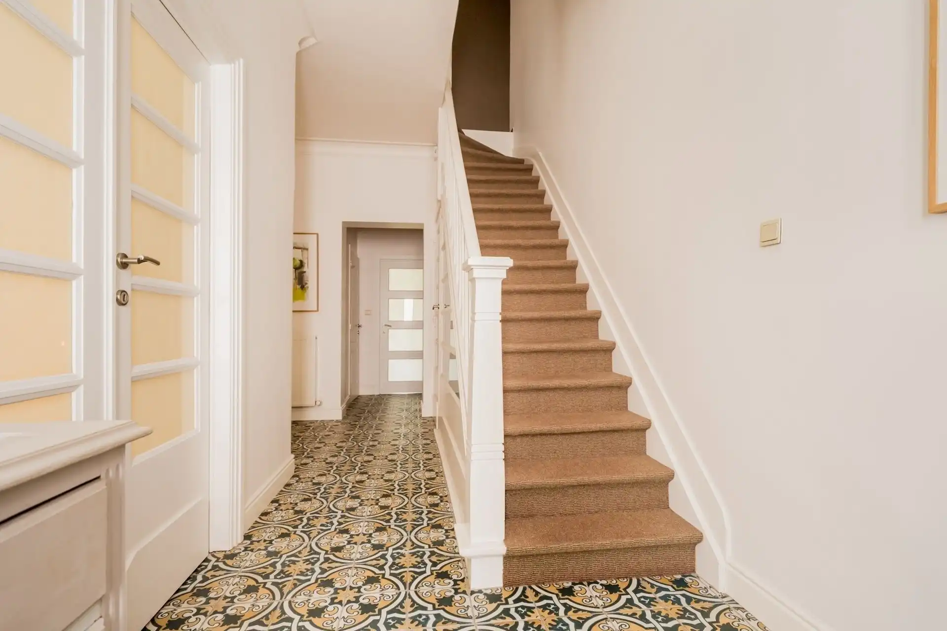 Ruime karaktervolle woning met 6 slpks en tuin! foto 5