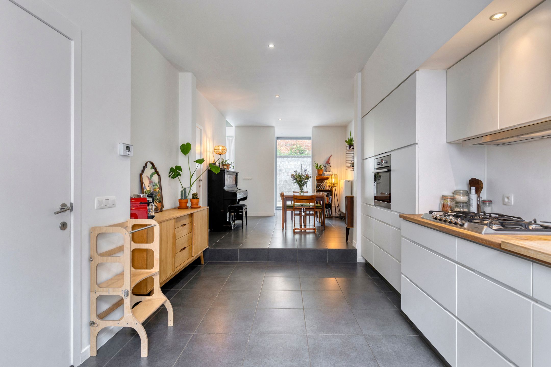 Gerenoveerde rijwoning op toplocatie! foto 6