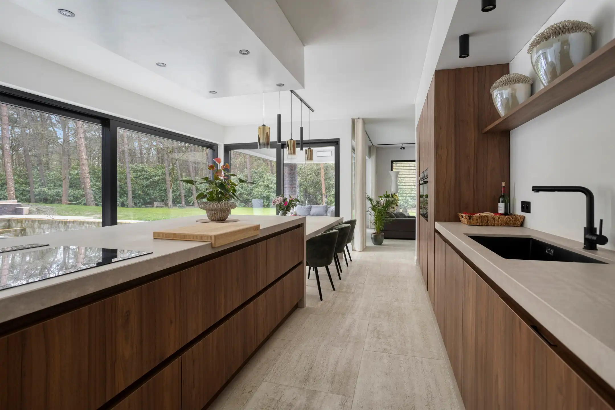 Riante villa met bijgebouw en aangrenzende bouwgrond op uniek perceel  foto 14